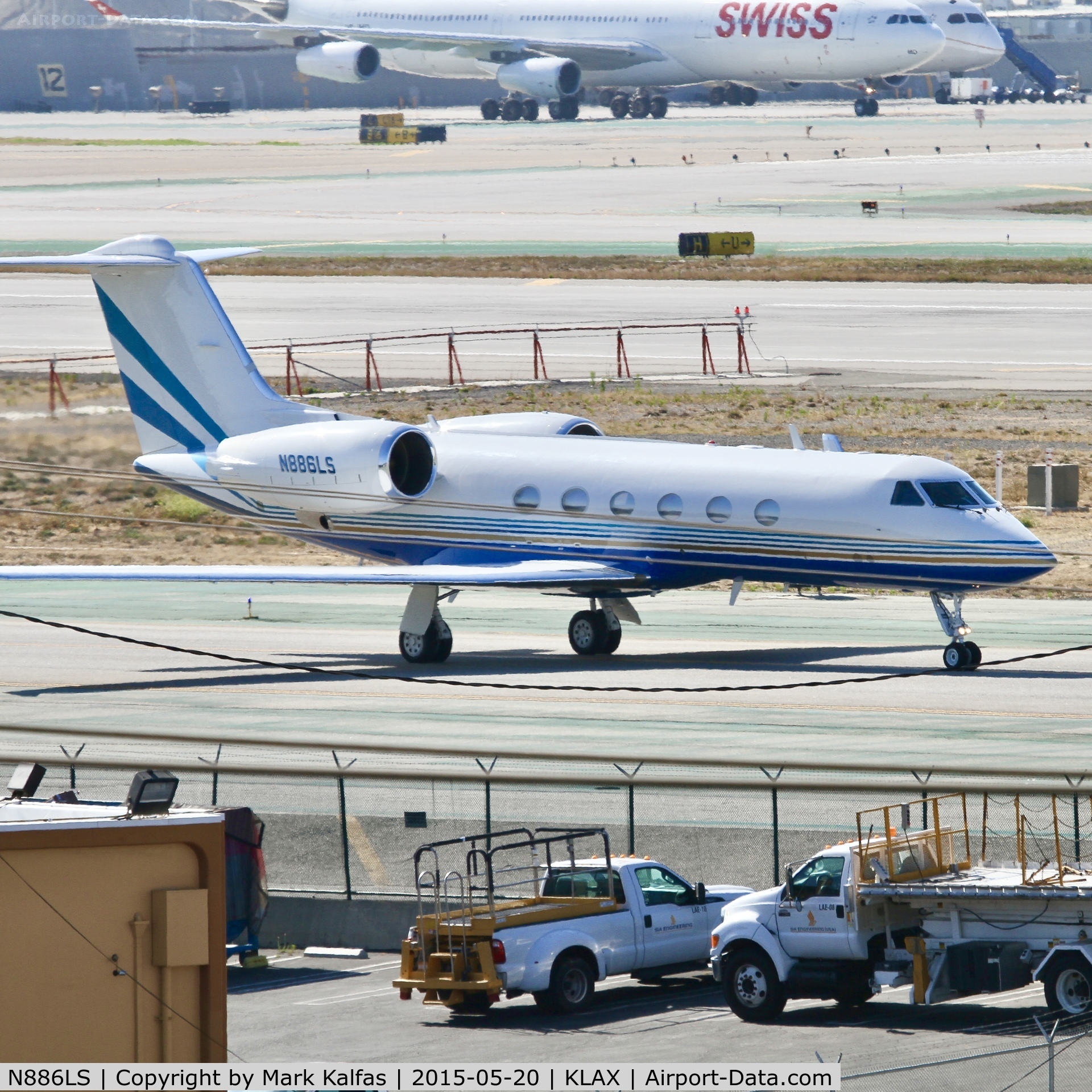 N886LS, 1998 Gulfstream Aerospace G-IV SP C/N 1341, Gulfstream, N886LS at LAX