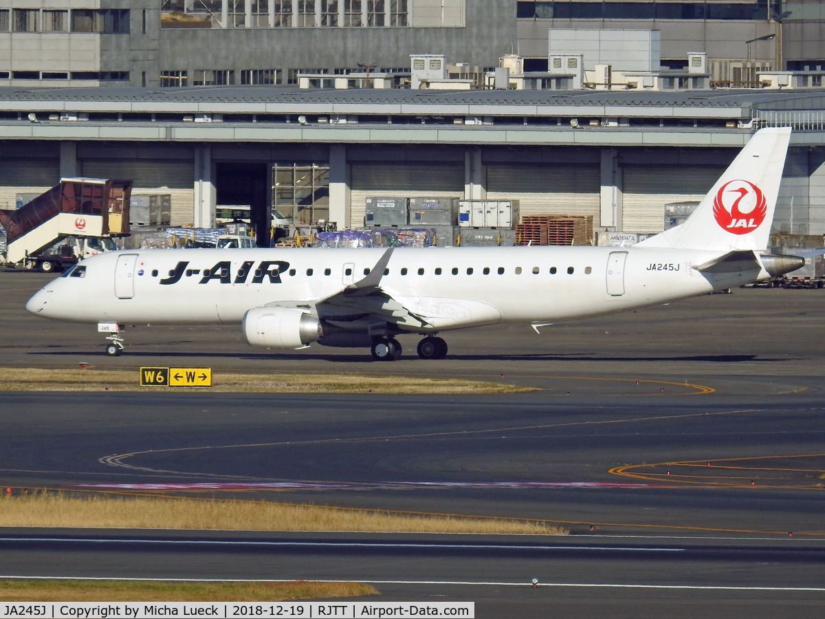 JA245J, 2016 Embraer E190 C/N 19000724, At Haneda