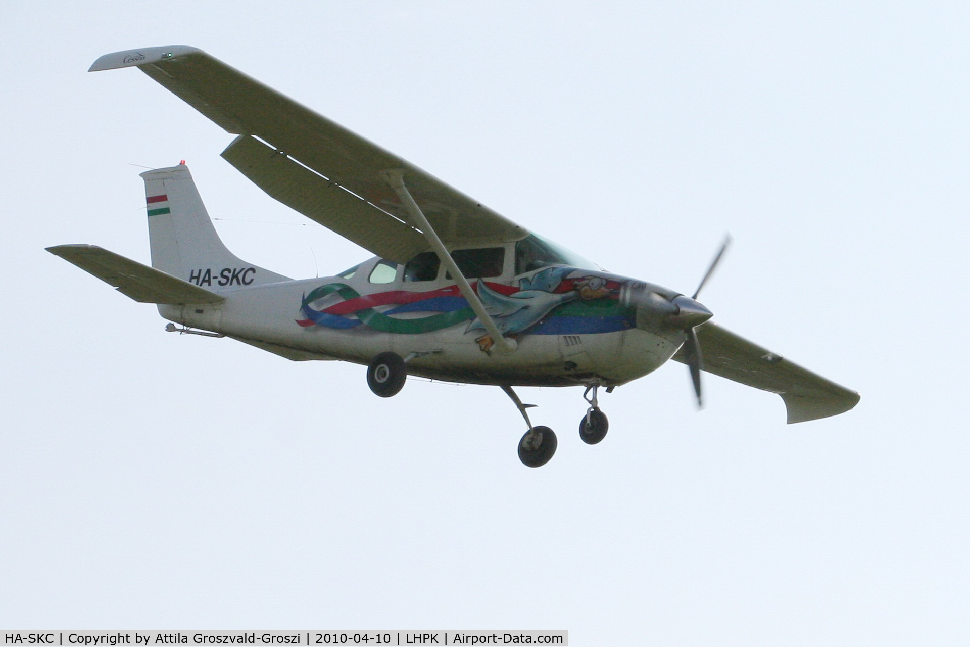 HA-SKC, Cessna P206E Super Skylane C/N P206-00618, LHPK - Papkutapuszta Airfirld, Hungary