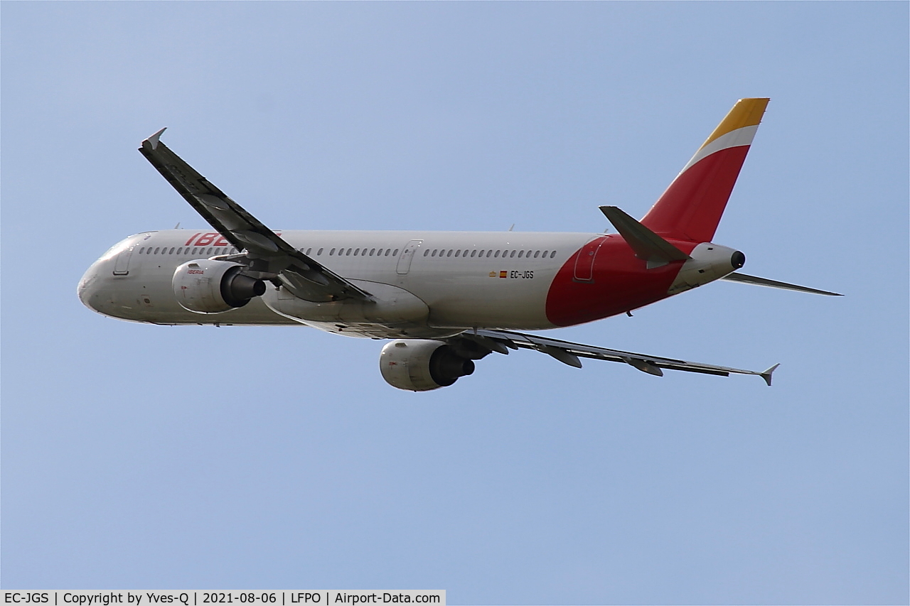 EC-JGS, 2005 Airbus A321-211 C/N 2472, Airbus A321-211, Climbing from rwy 24,Paris Orly airport (LFPO-ORY)