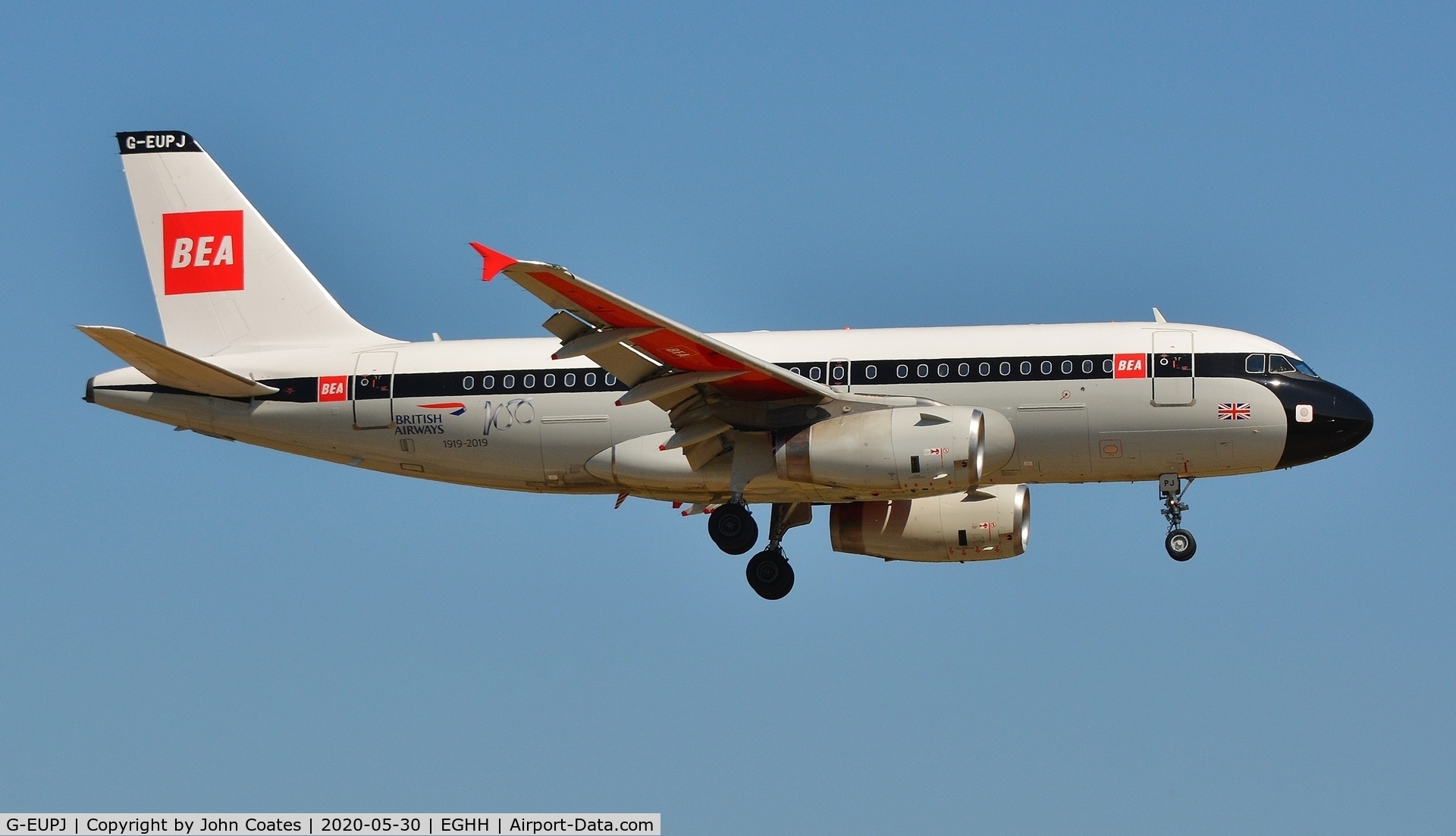 G-EUPJ, 2000 Airbus A319-131 C/N 1232, Finals to 08
