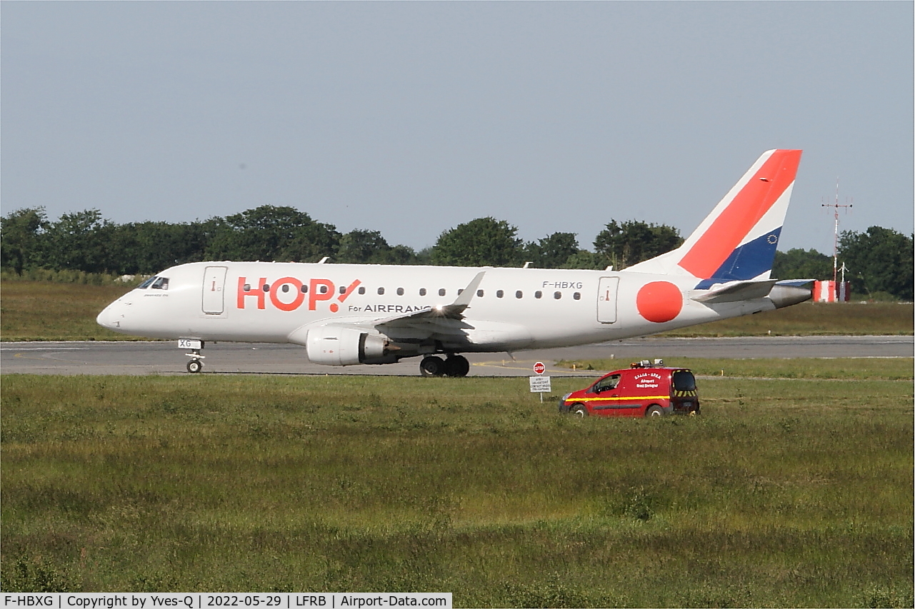 F-HBXG, 2009 Embraer 170ST (ERJ-170-100ST) C/N 17000301, Embraer 170ST, Taxiing to rwy 07R, Brest-Bretagne airport (LFRB-BES)