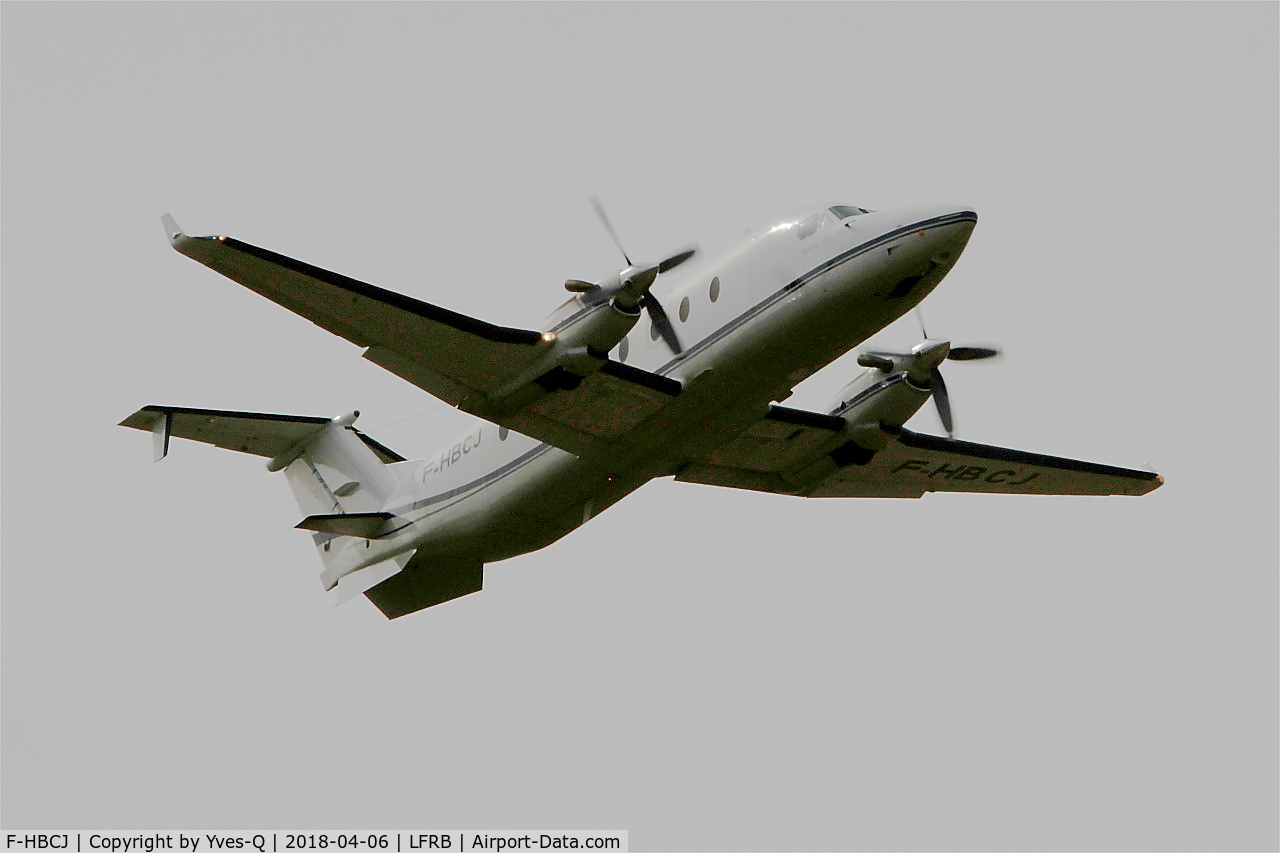 F-HBCJ, 1998 Beech 1900D C/N UE-338, Beech 1900D, Taking off rwy 07R, Brest-Bretagne airport (LFRB-BES)