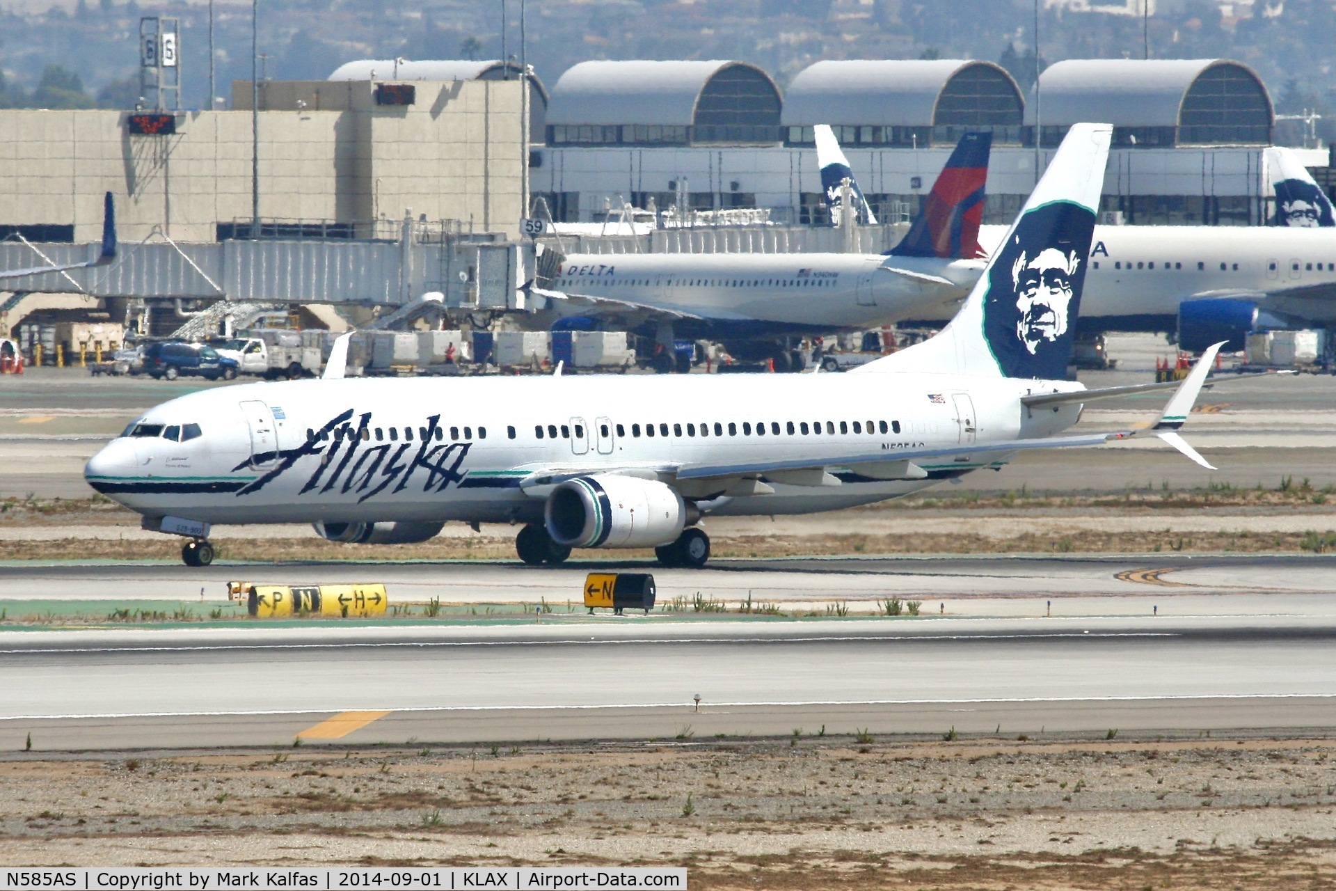 N585AS, 2007 Boeing 737-890 C/N 35683, Alaska Boeing 737-890, N585AS at LAX