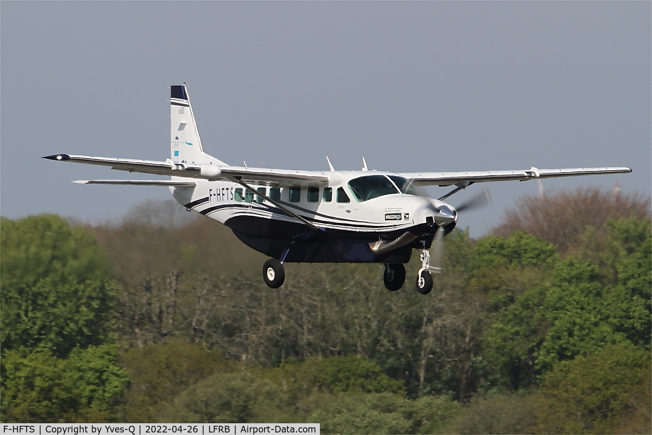 F-HFTS, 2016 Cessna 208B Grand Caravan C/N 208B5265, Textron Aviation Inc. Grand Caravan 208B, On final rwy 07R, Brest-Bretagne airport (LFRB-BES)