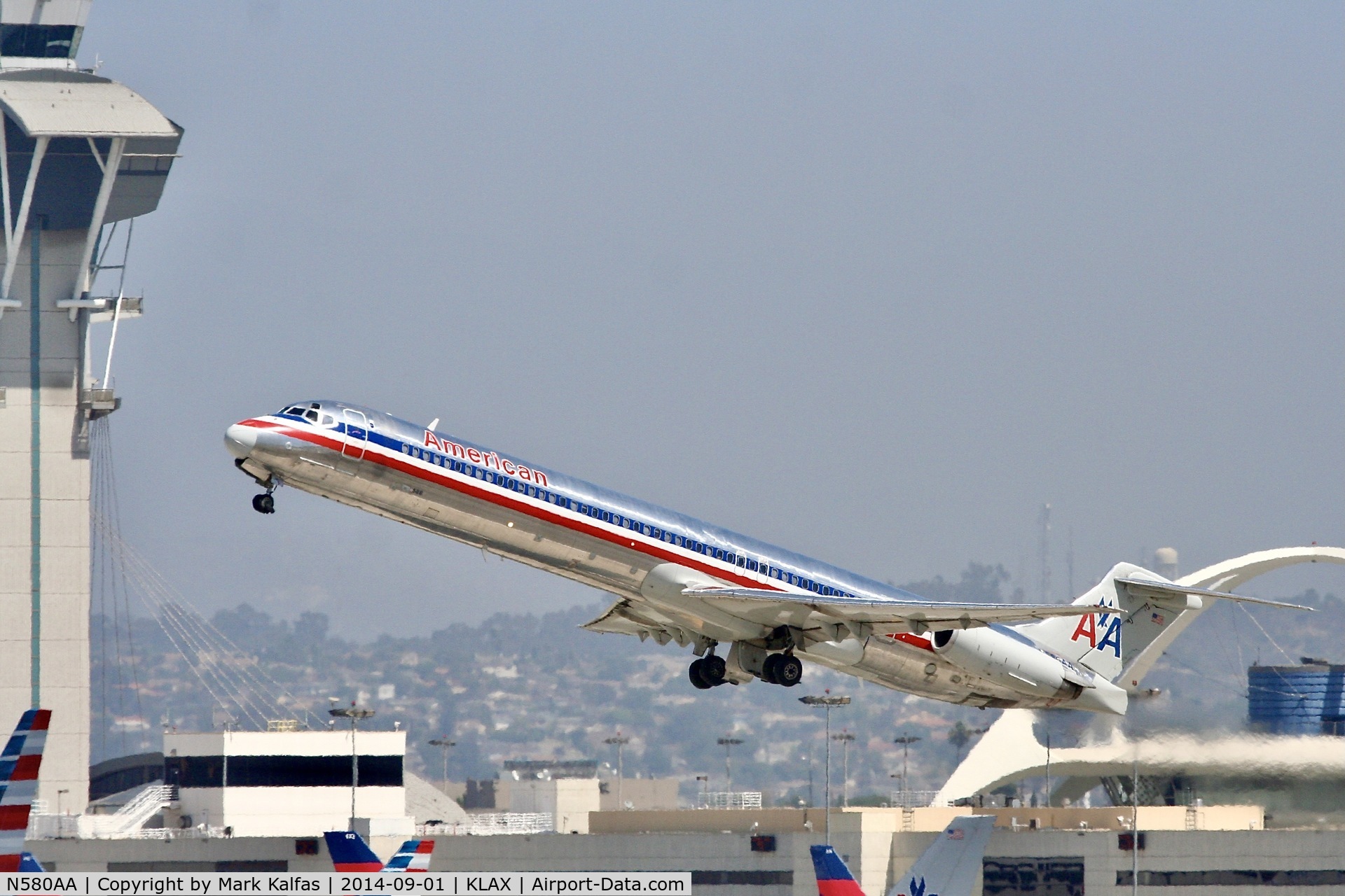 N580AA, 1991 McDonnell Douglas MD-82 (DC-9-82) C/N 53157, American McDonnell Douglas MD-82, N580AA departing 25R LAX