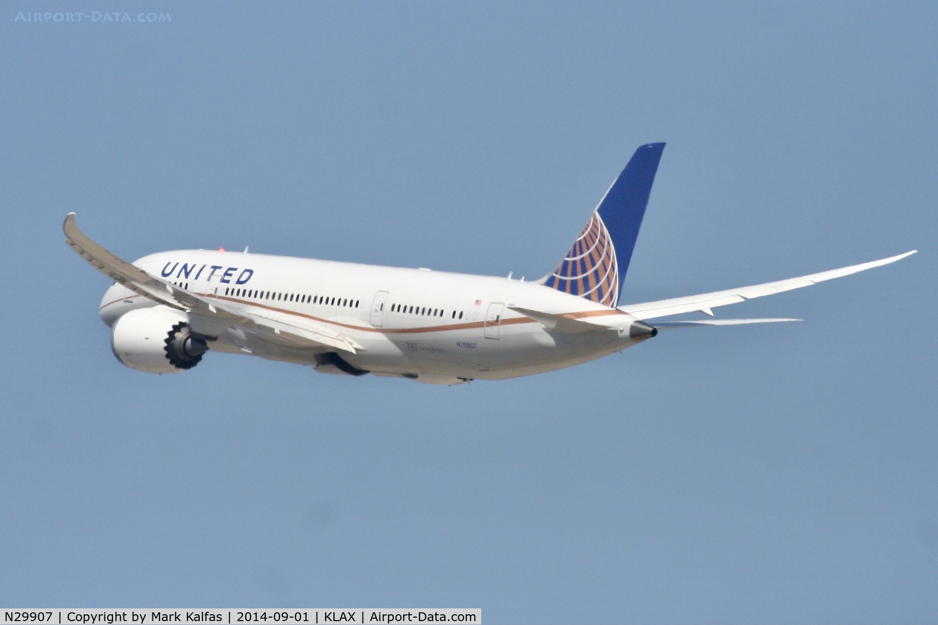 N29907, 2013 Boeing 787-8 Dreamliner C/N 34830, United Boeing 787-8, N29907 departing 25R LAX