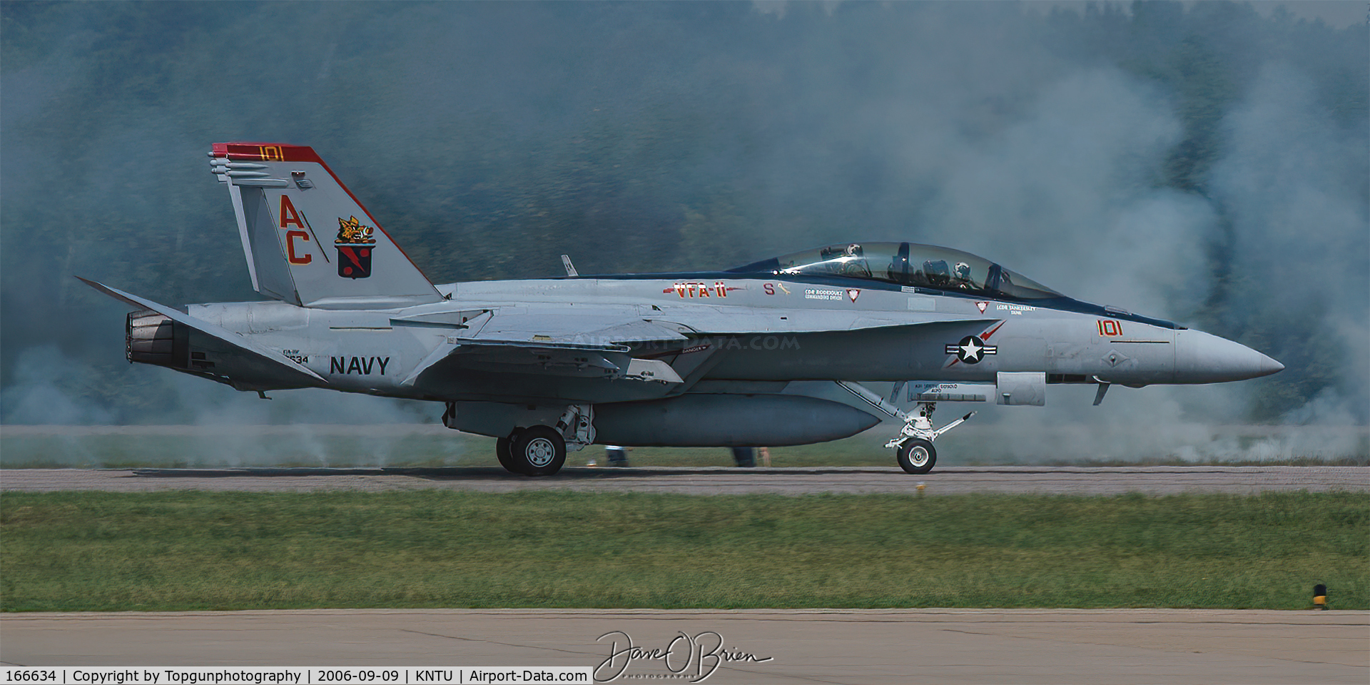 166634, Boeing F/A-18F Super Hornet C/N F127, VFA-11 XO Bird rolling out