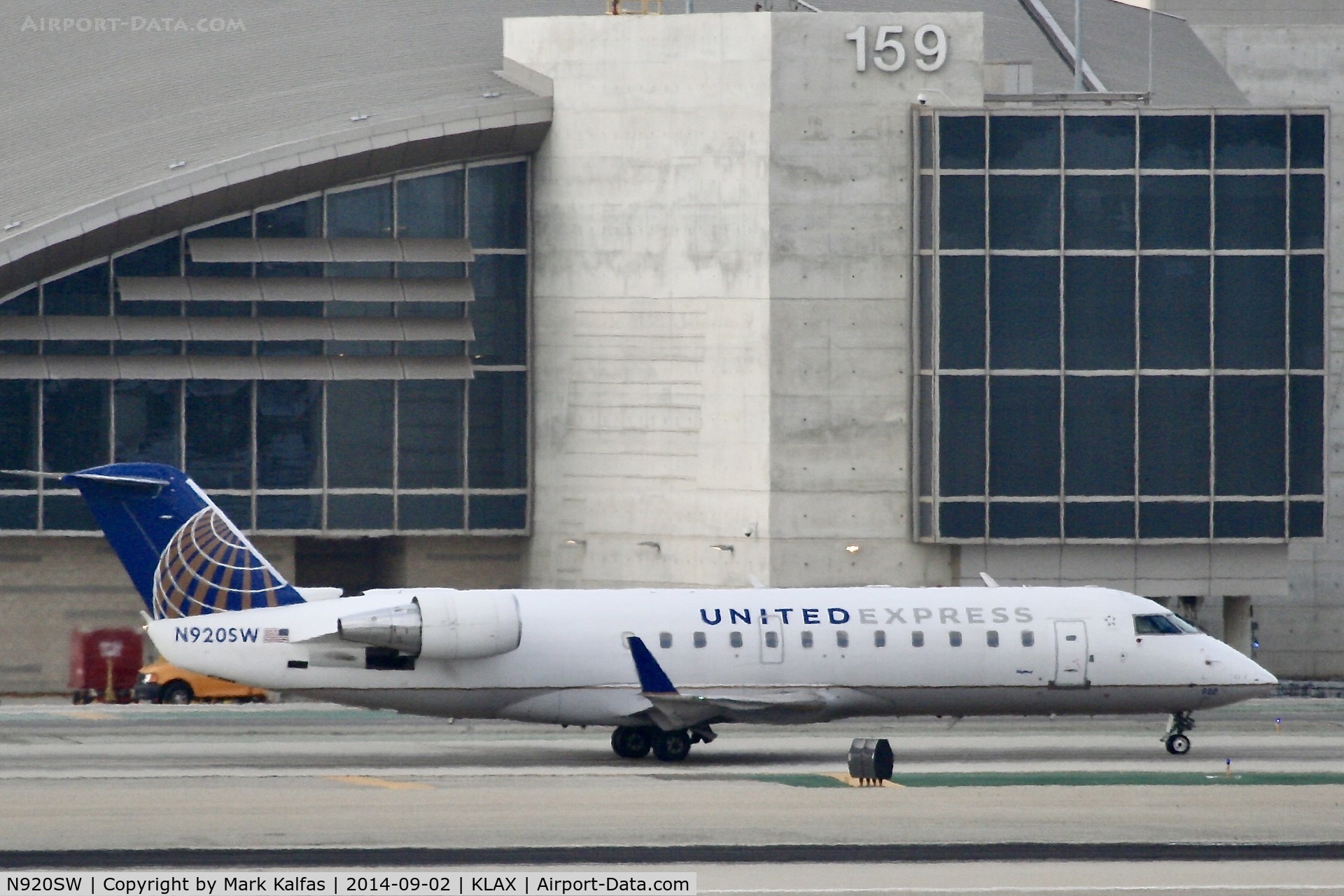N920SW, 2002 Bombardier CRJ-200LR (CL-600-2B19) C/N 7660, SkyWest/United Express Bombardier CRJ-200LR, N920AS at LAX