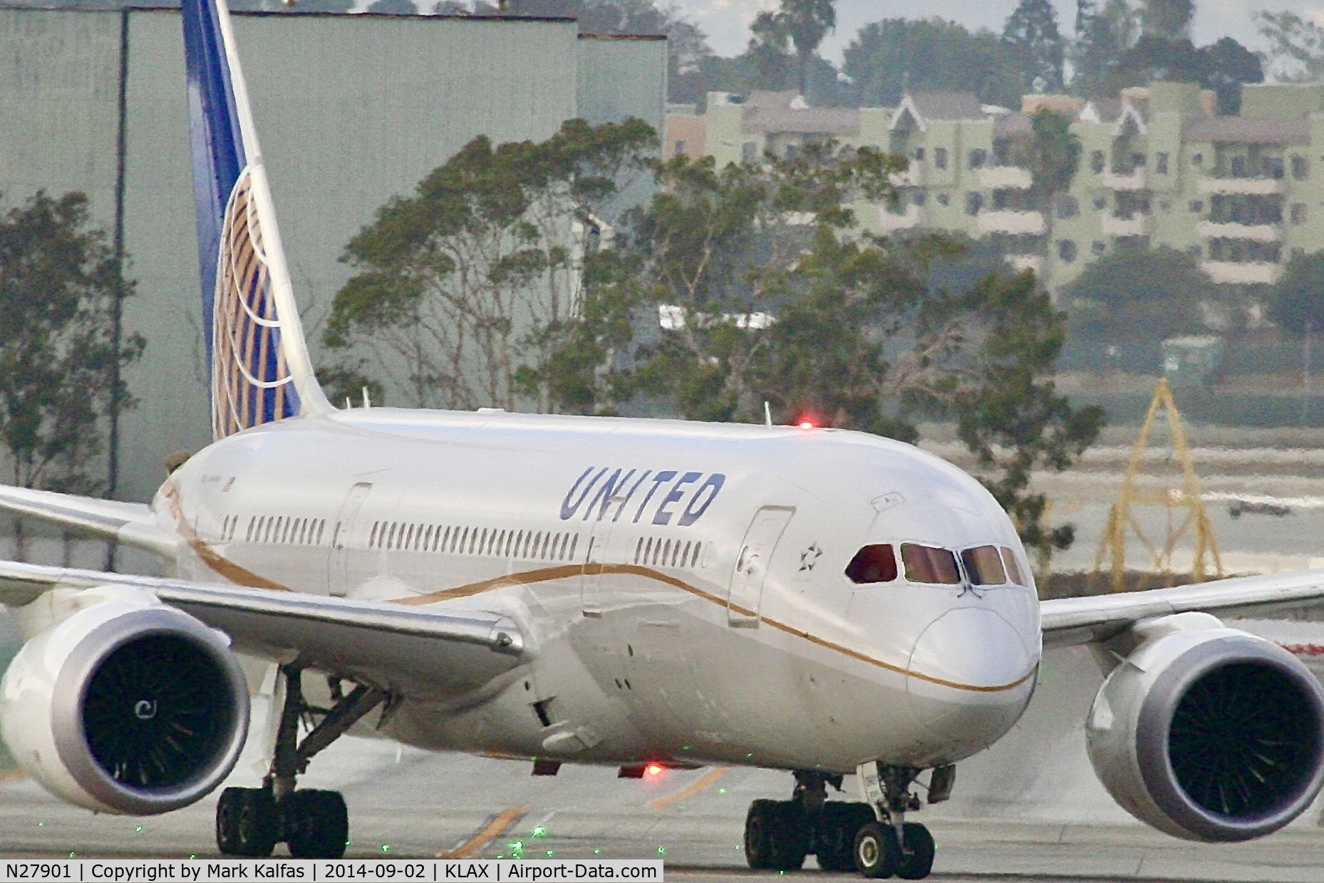 N27901, 2012 Boeing 787-8 Dreamliner C/N 34821, B788 United Boeing 787-8 Dreamliner, N29701 at LAX