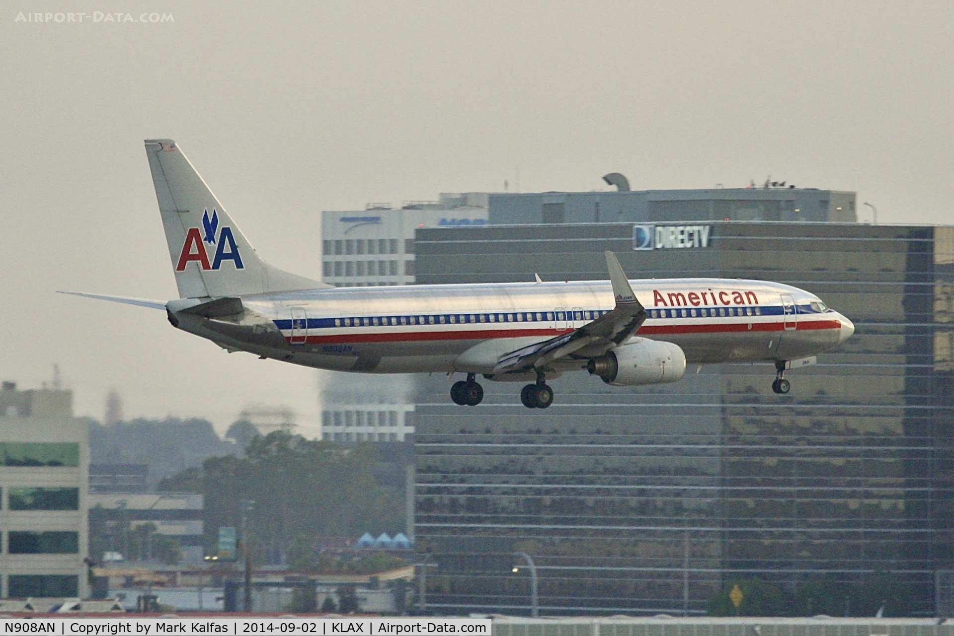 N908AN, 1999 Boeing 737-823 C/N 29510, American Boeing 737-823, N908AN on approach to 25L LAX