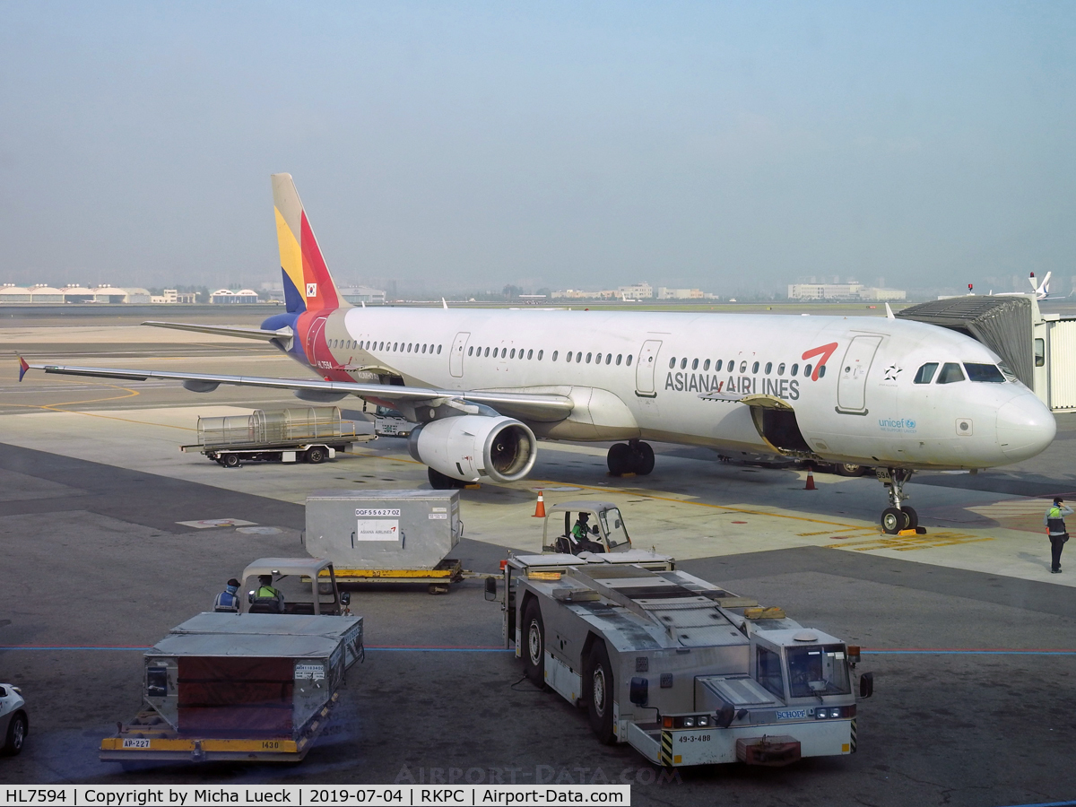 HL7594, 2000 Airbus A321-131 C/N 1356, At Jeju Island