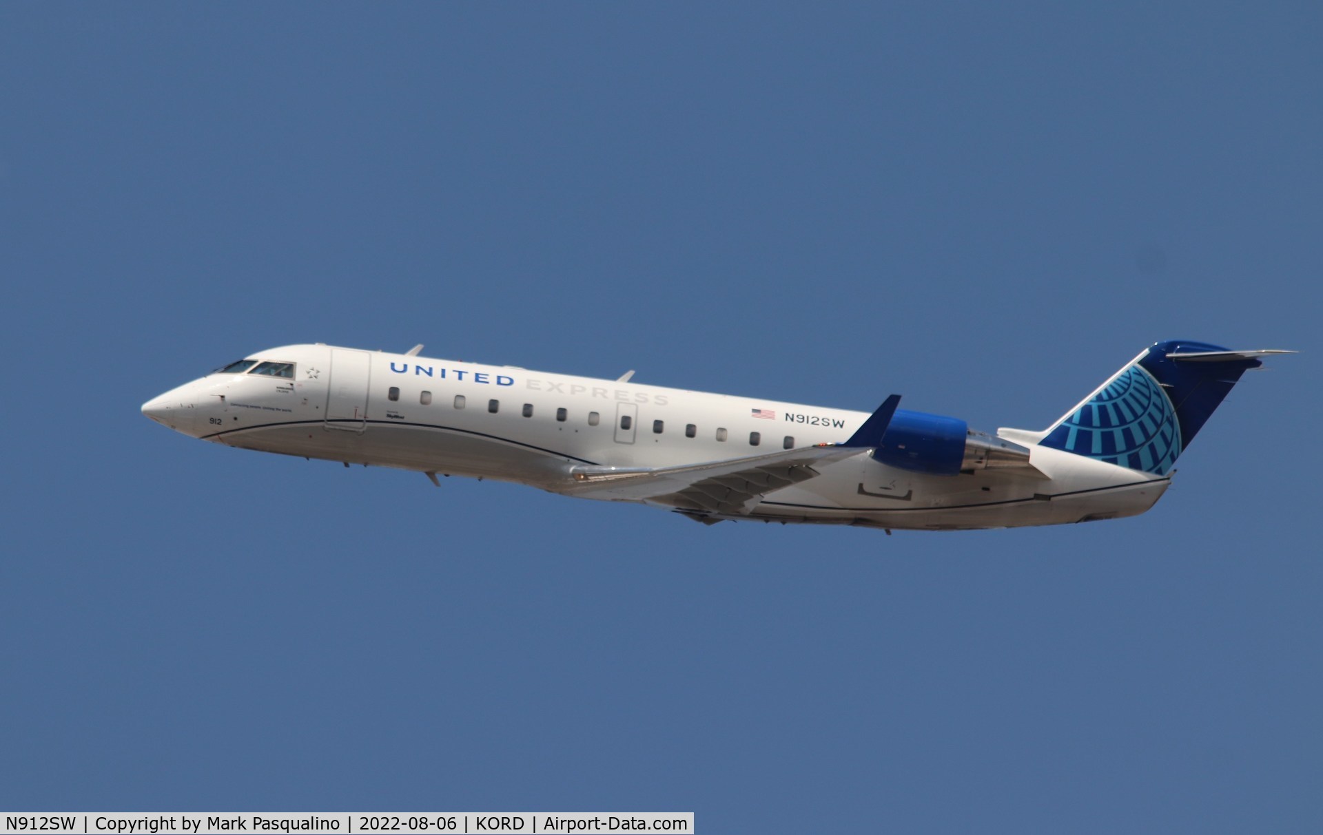N912SW, 2001 Bombardier CRJ-200LR (CL-600-2B19) C/N 7595, CL-600-2B19