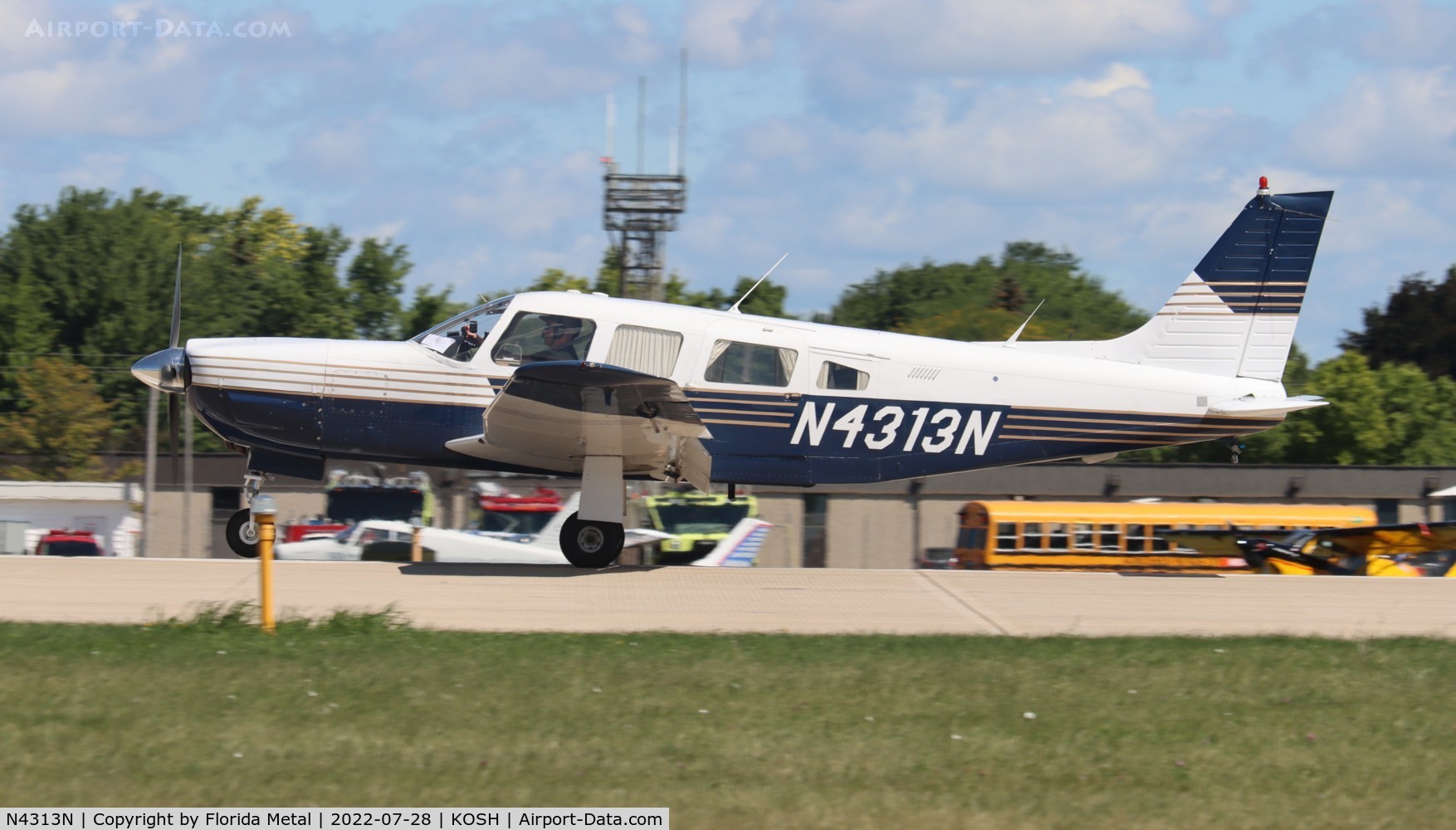 N4313N, 1983 Piper PA-32R-301 C/N 32R-8313026, OSH 2022