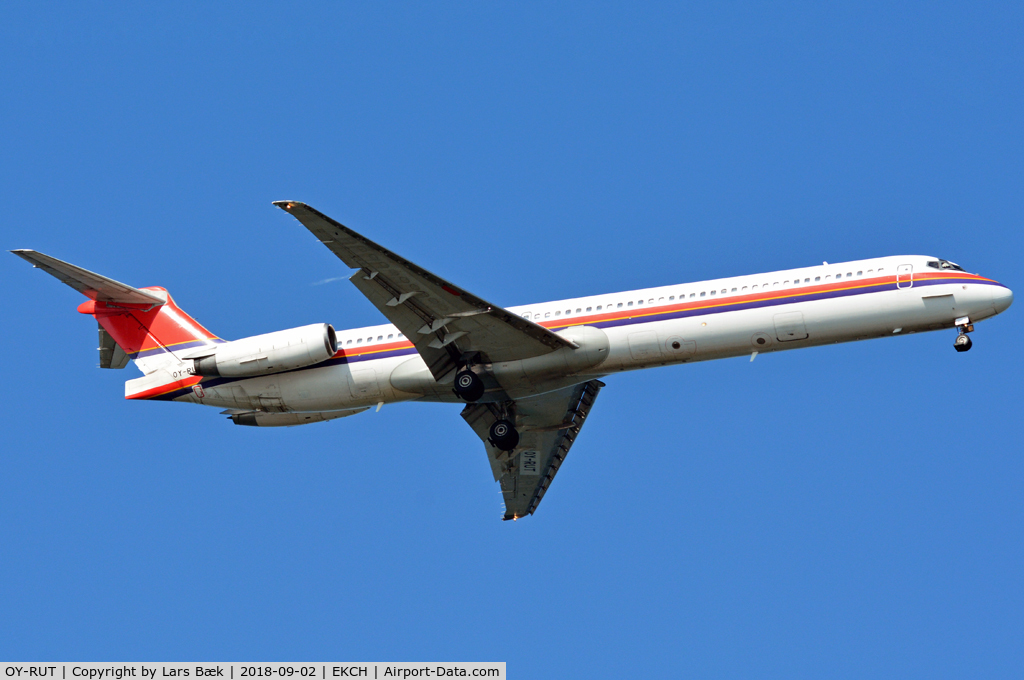 OY-RUT, 1991 McDonnell Douglas MD-82 (DC-9-82) C/N 49902, Broken up 2021