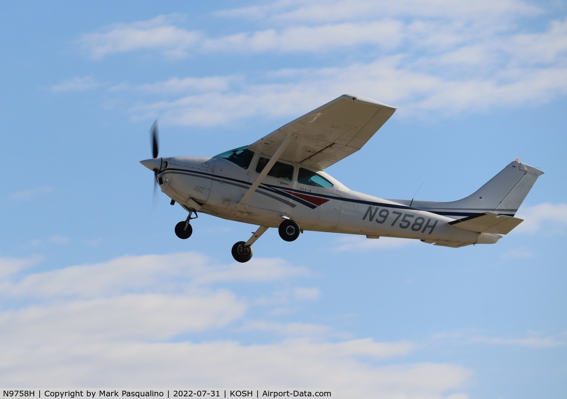 N9758H, 1981 Cessna 182R Skylane C/N 18268000, Cessna 182R