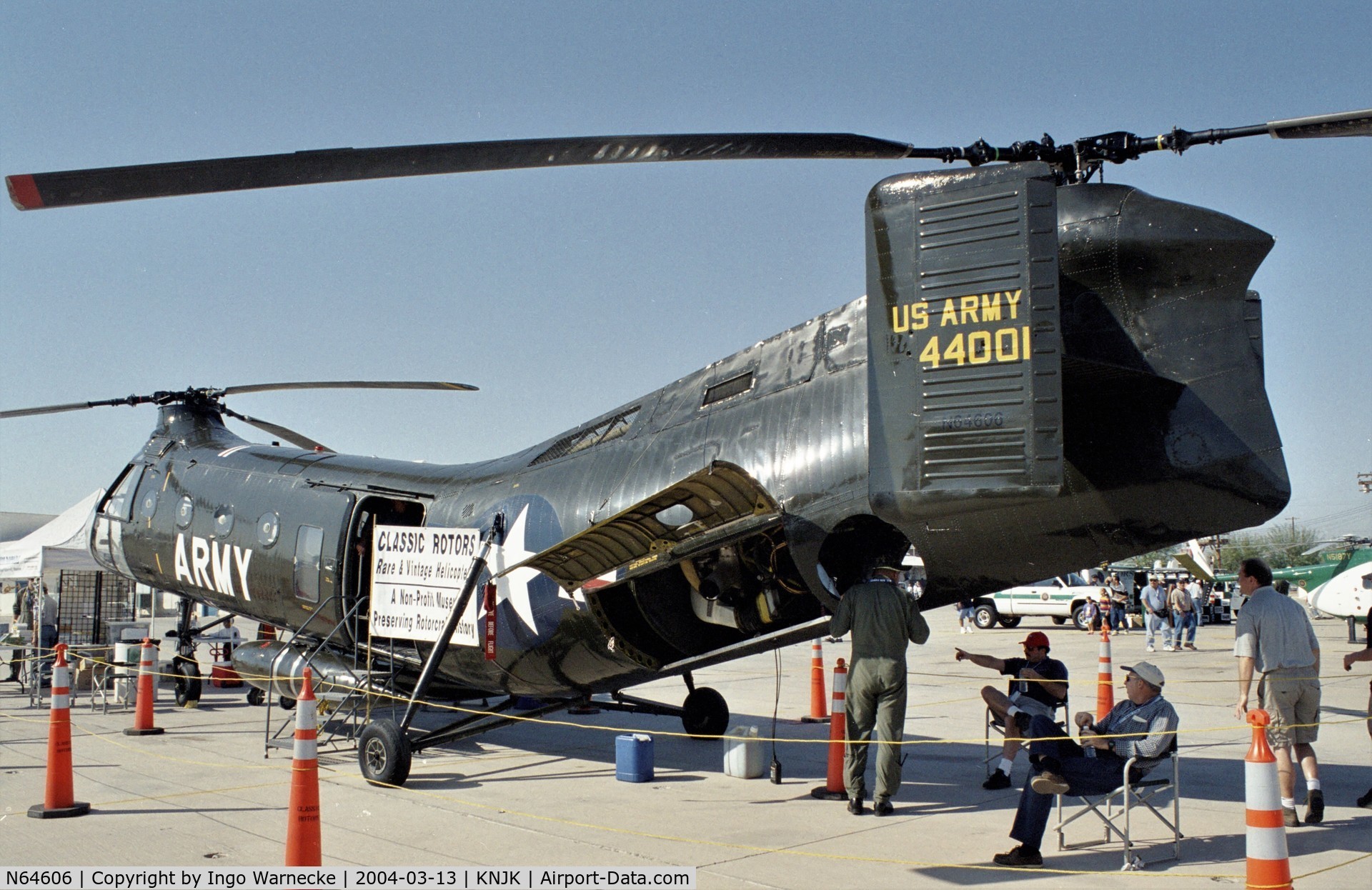 N64606, 1957 Vertol H-21B Workhorse C/N B.154 (54-4001), Piasecki (Vertol) H-21B Workhorse / Shawnee at the 2004 airshow at El Centro NAS, CA
