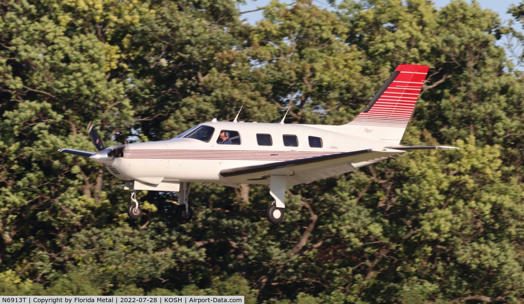 N6913T, 1985 Piper PA-46-310P Malibu C/N 46-8508072, OSH 2022