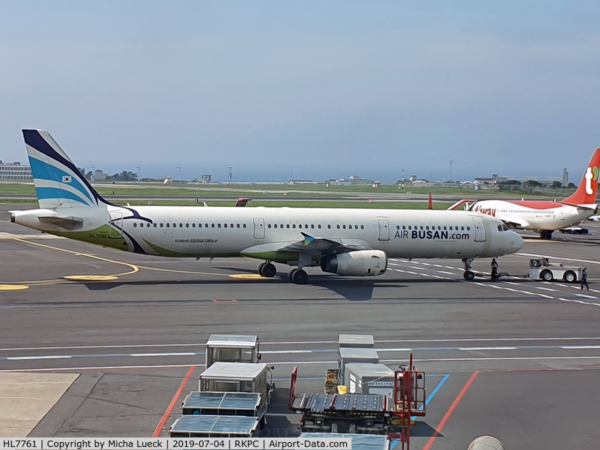 HL7761, 2000 Airbus A321-131 C/N 1227, At Jeju Island