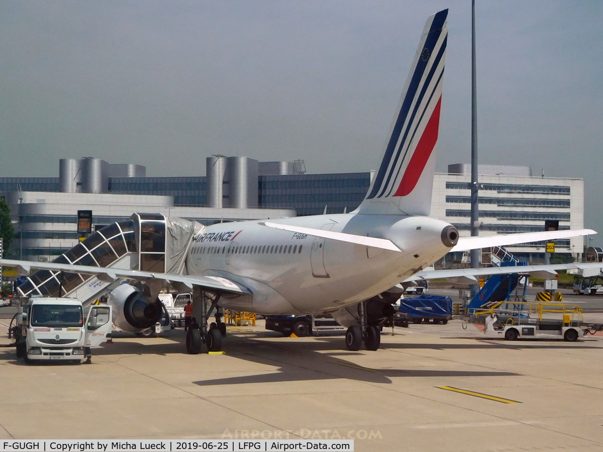 F-GUGH, 2004 Airbus A318-111 C/N 2344, At Charles de Gaulle