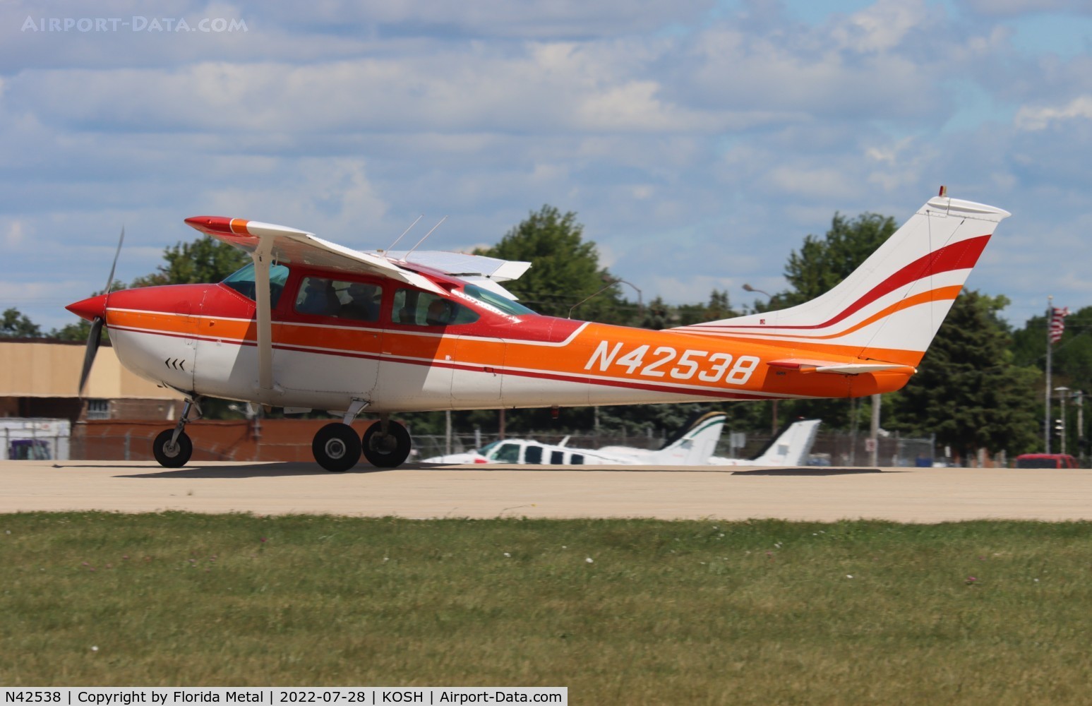 N42538, 1968 Cessna 182L Skylane C/N 18259064, OSH 2022