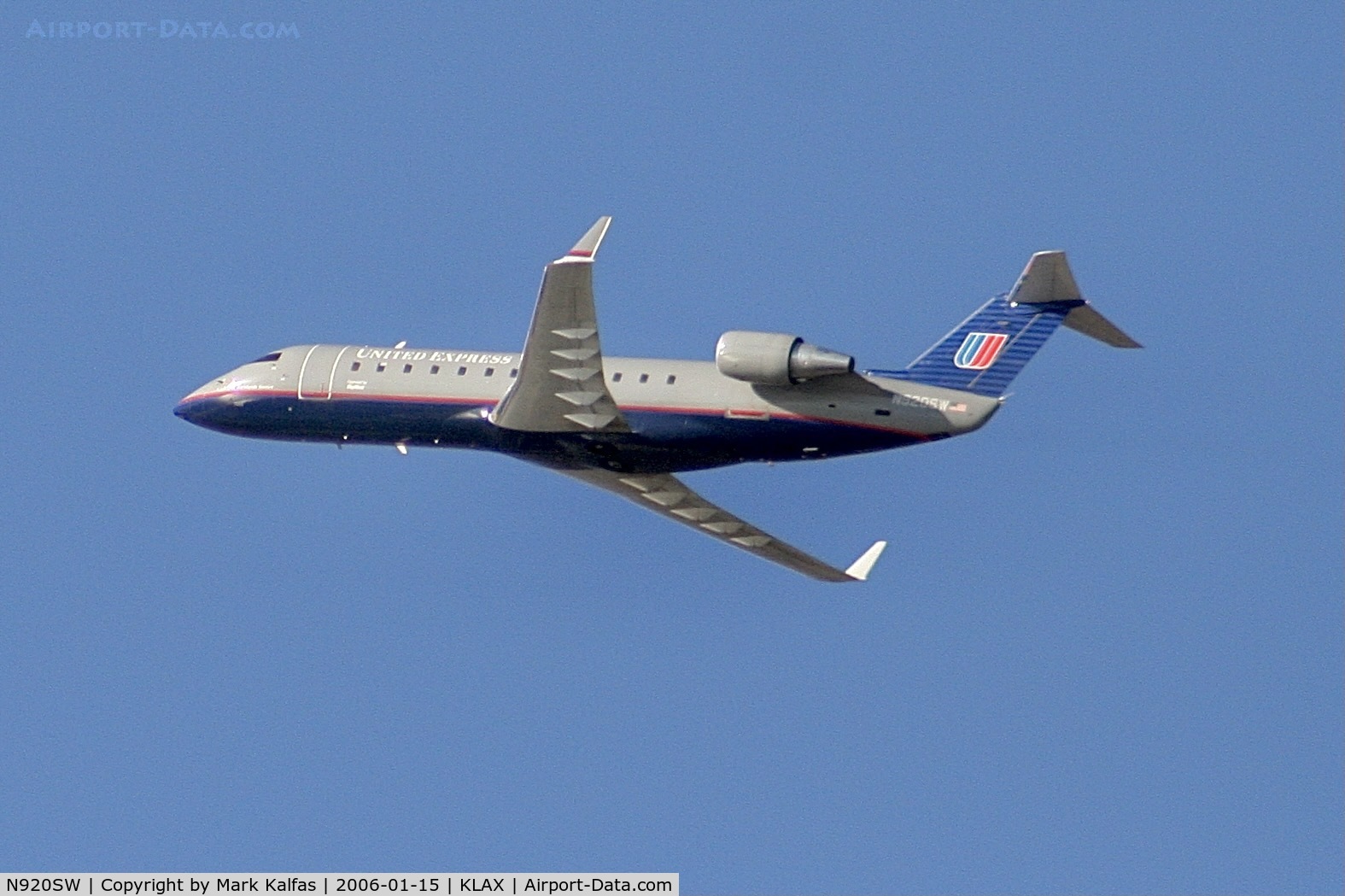 N920SW, 2002 Bombardier CRJ-200LR (CL-600-2B19) C/N 7660, SkyWest/United Express, Bombardier CRJ-200LR N920SW, departing 25RLAX