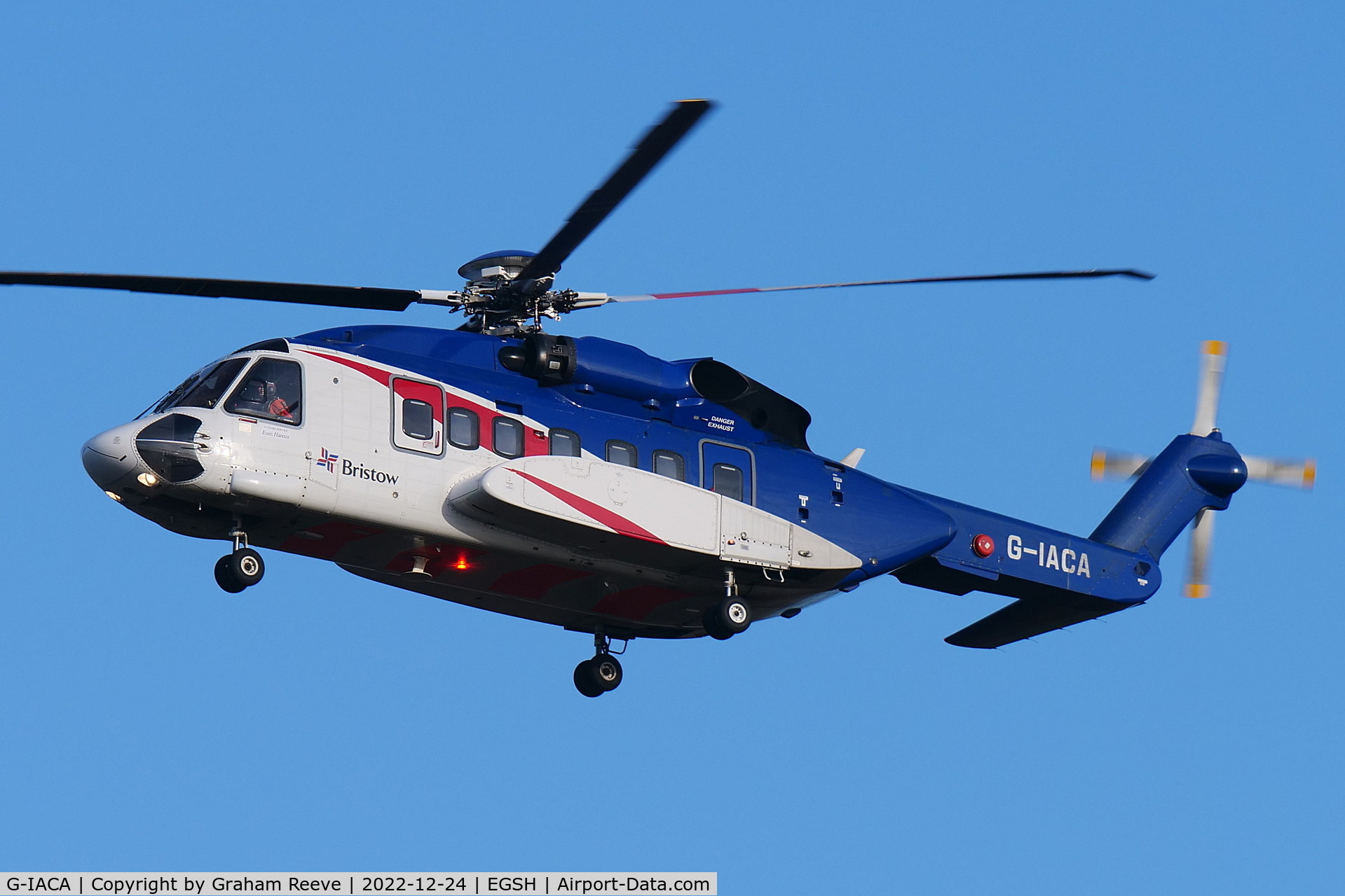 G-IACA, 2007 Sikorsky S-92A C/N 920050, Landing at Norwich.