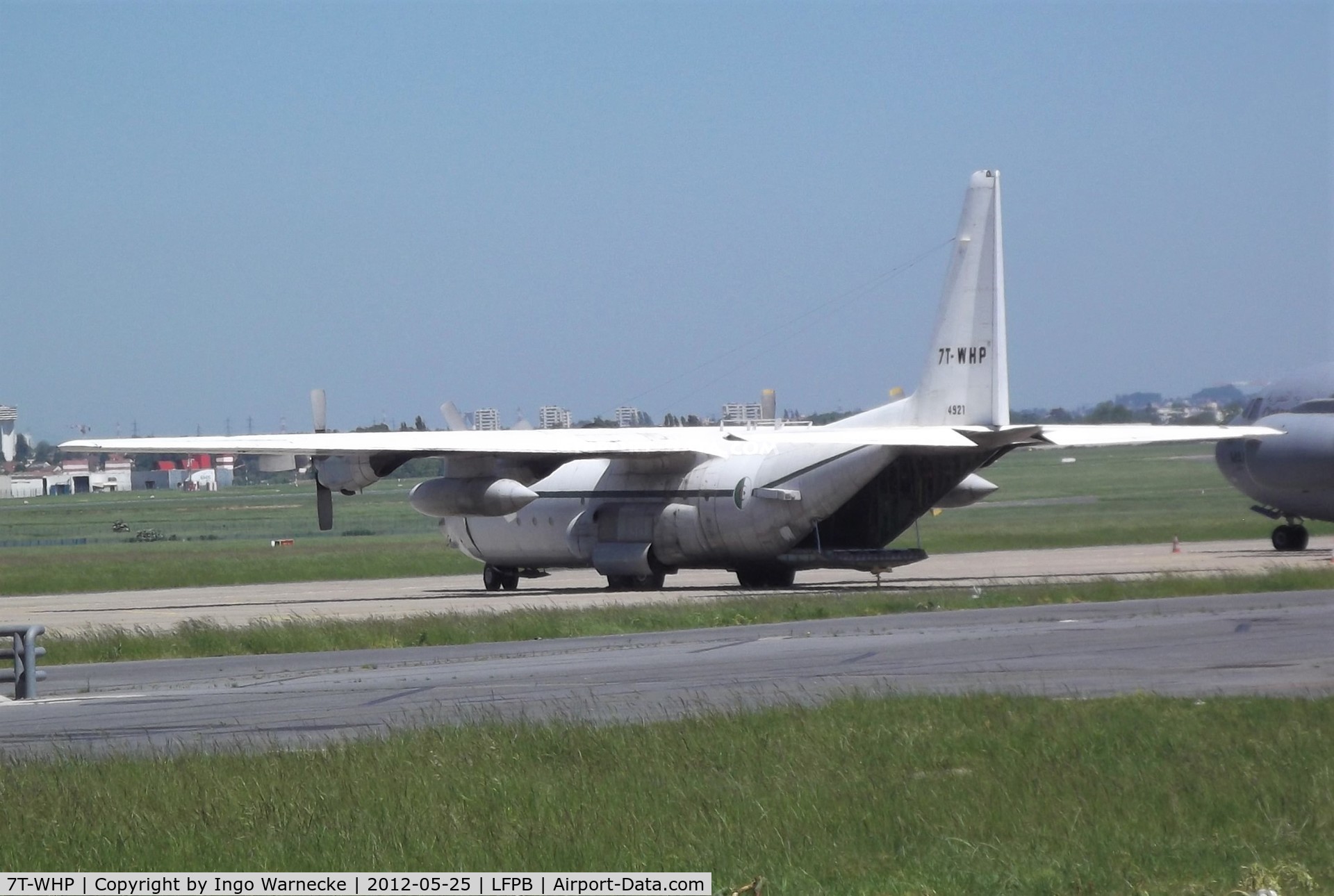 7T-WHP, 1982 Lockheed C-130H-30 Hercules C/N 382-4921, Lockheed C-130H of the Algerian Air Force at Paris/Le Bourget airport
