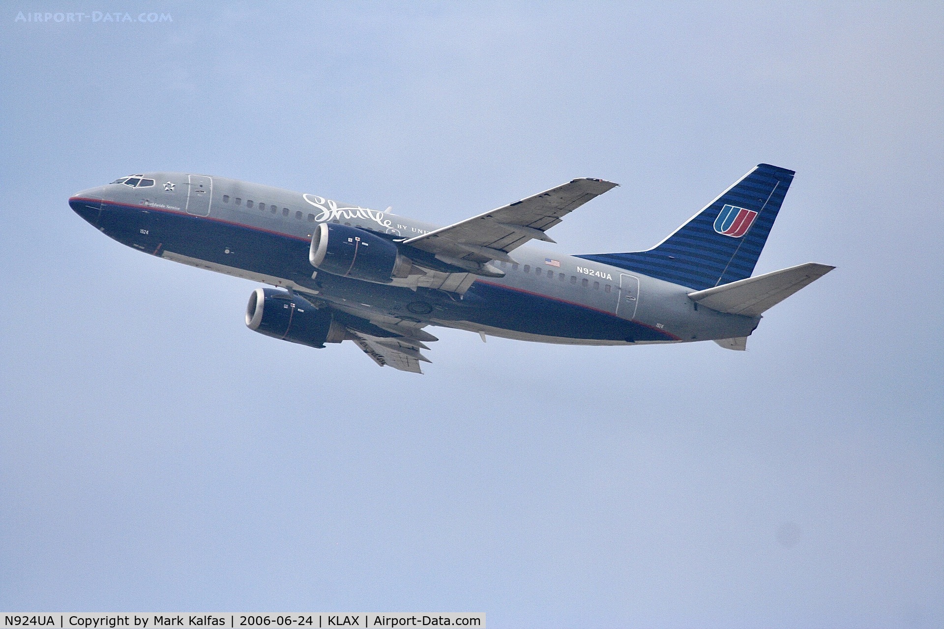 N924UA, 1992 Boeing 737-522 C/N 26645, Shuttle by United Boeing 737-522, N924UA departing 25R