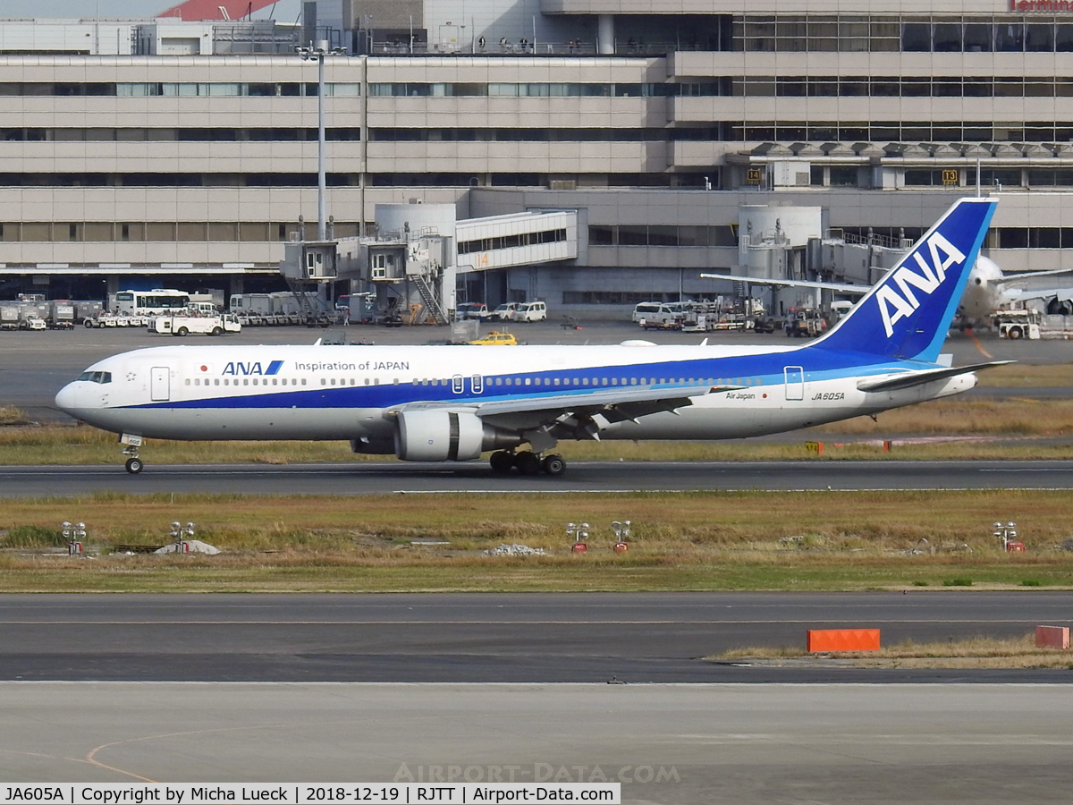 JA605A, 2002 Boeing 767-381/ER C/N 32974, At Haneda