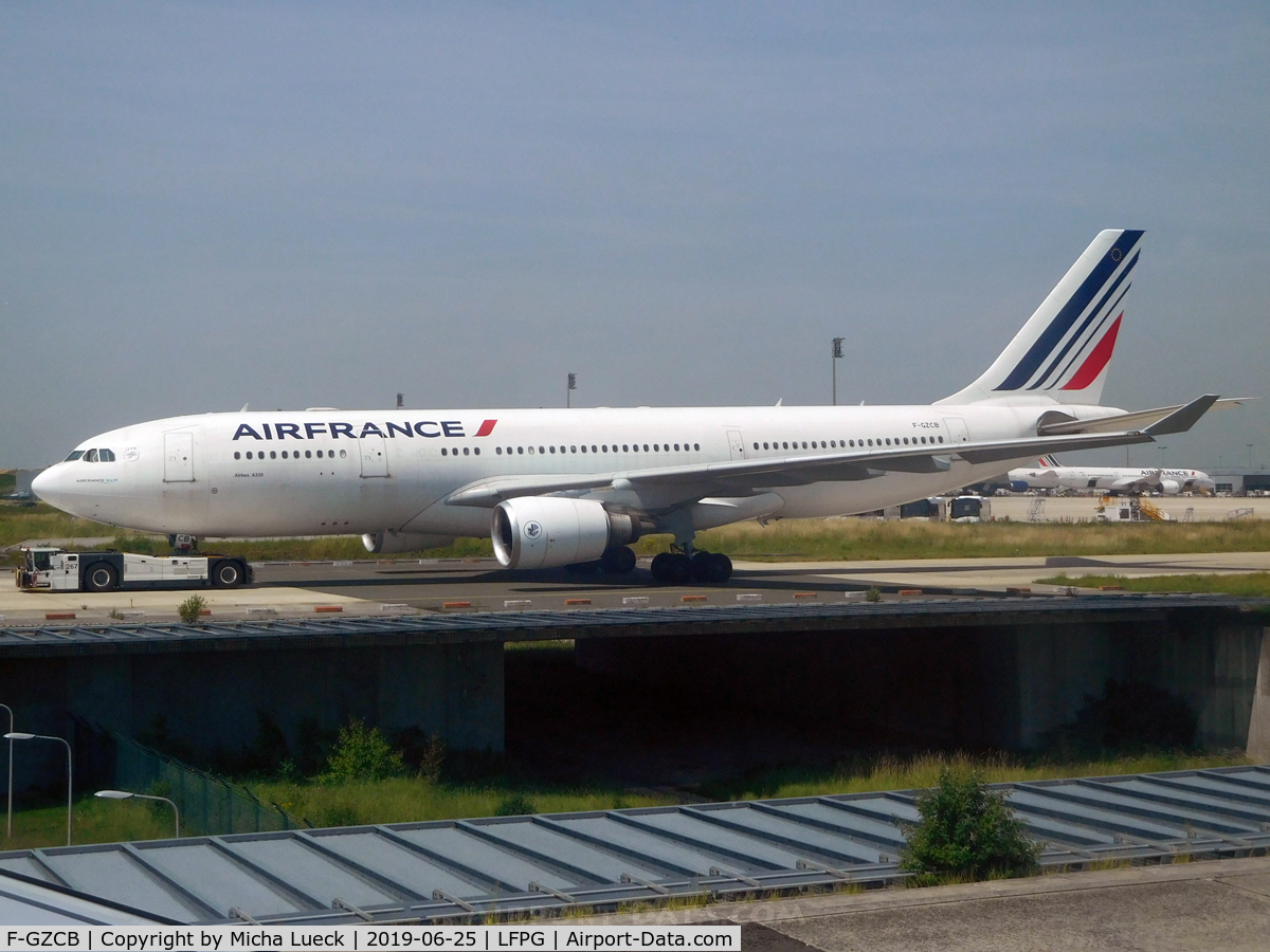 F-GZCB, 2001 Airbus A330-203 C/N 443, At Charles de Gaulle