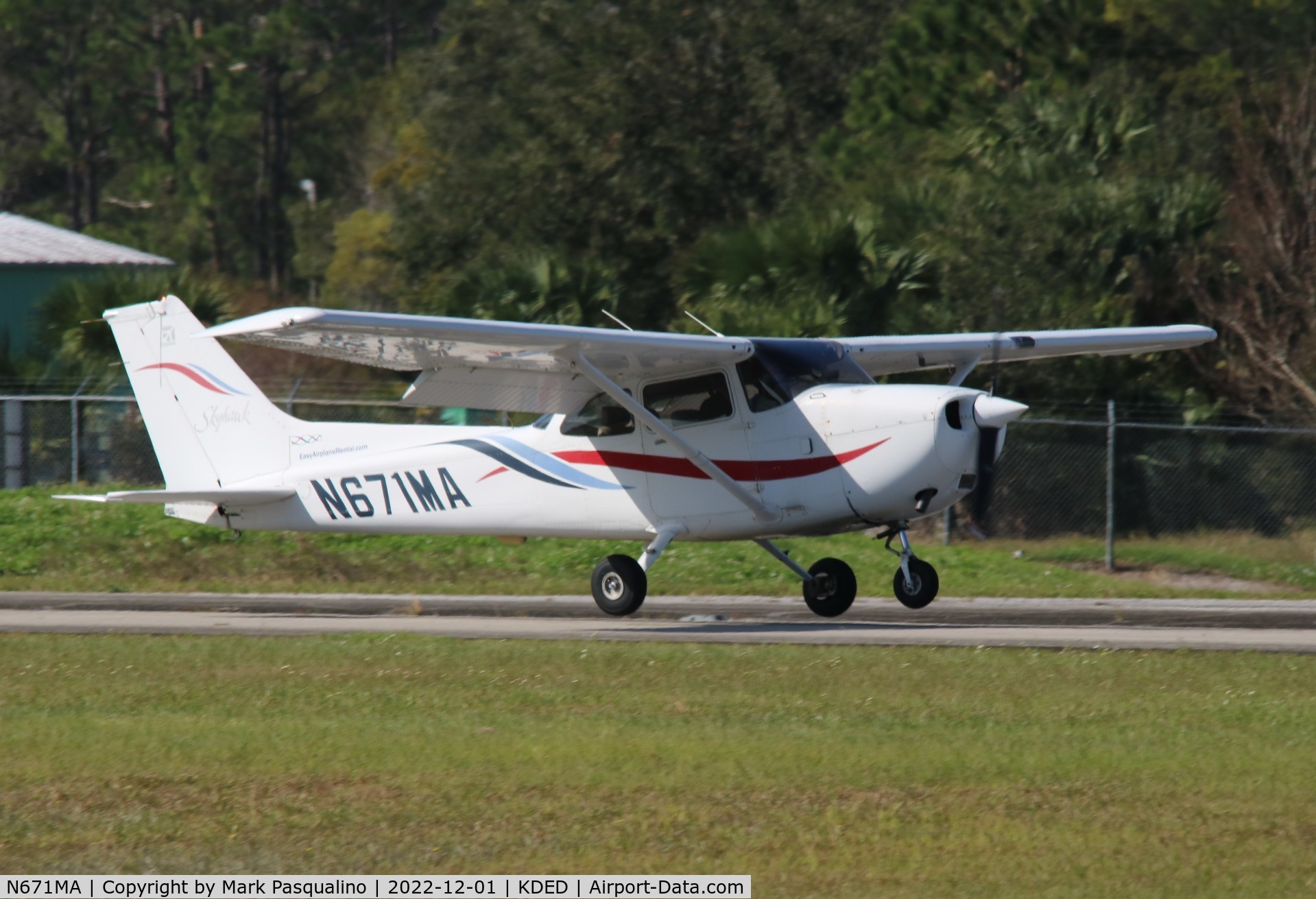 N671MA, 1999 Cessna 172R Skyhawk C/N 17280732, Cessna 172R
