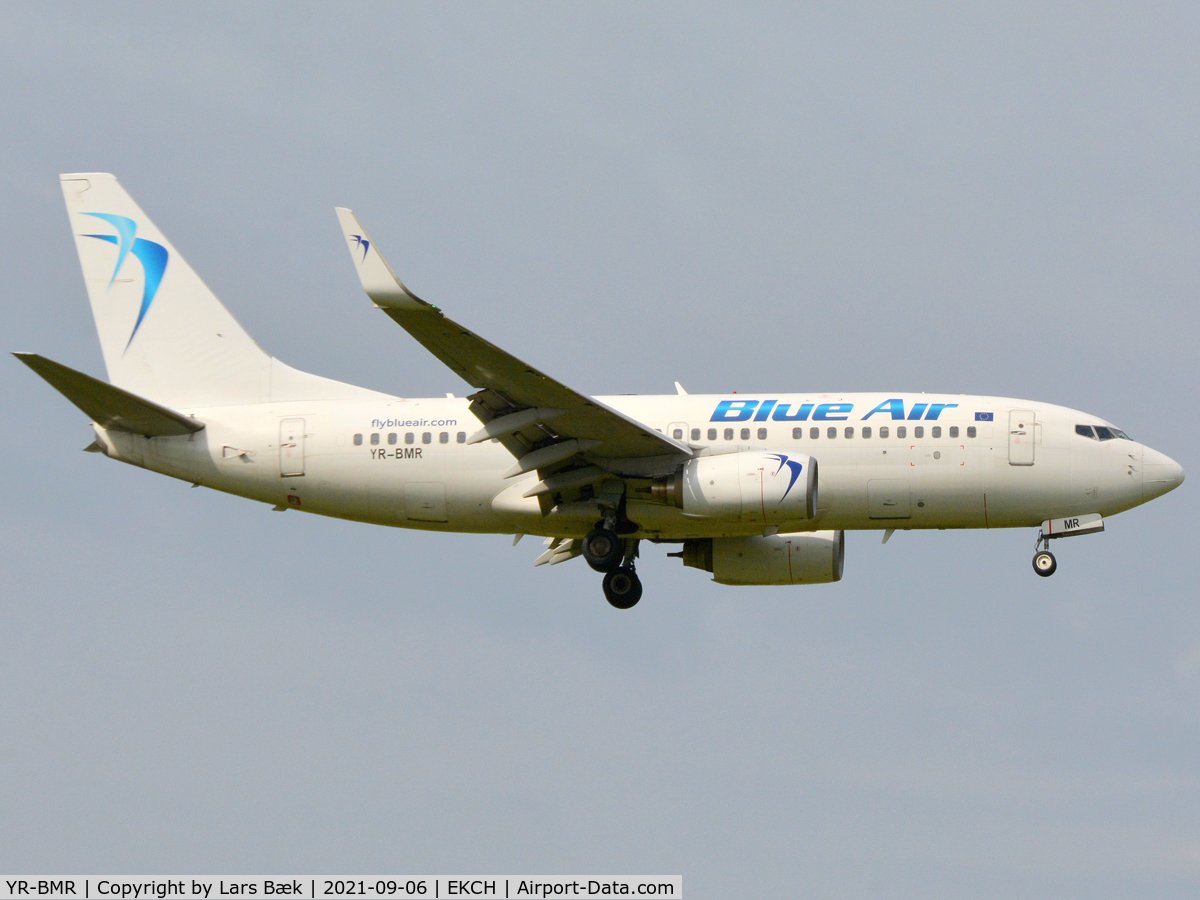 YR-BMR, 2003 Boeing 737-7K2 C/N 33465, RWY04L