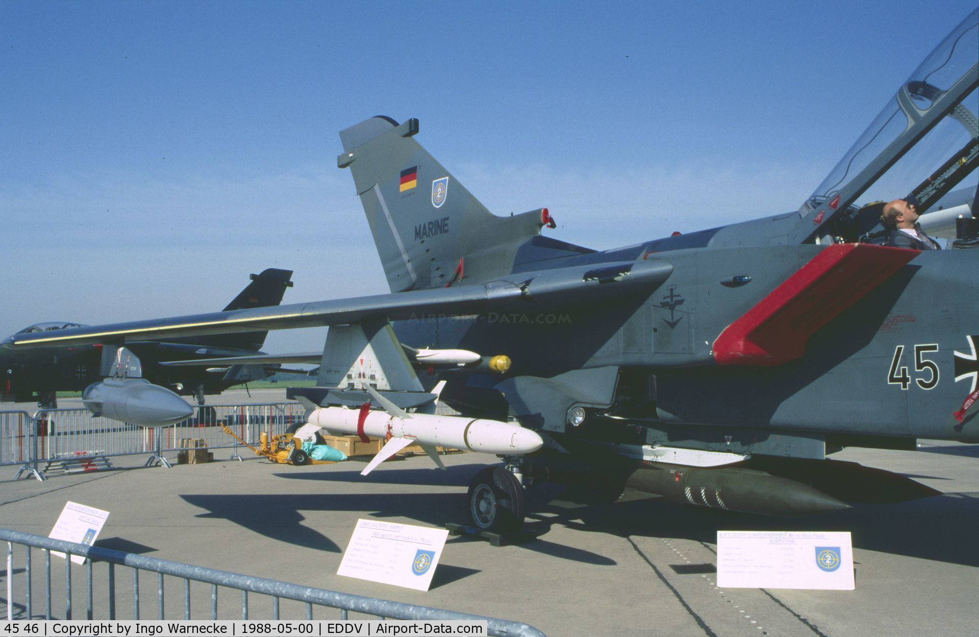 45 46, Panavia Tornado IDS C/N 616/GS194/4246, Panavia Tornado IDS of Marineflieger (German Navy) at the Internationale Luftfahrtausstellung ILA, Hannover 1988