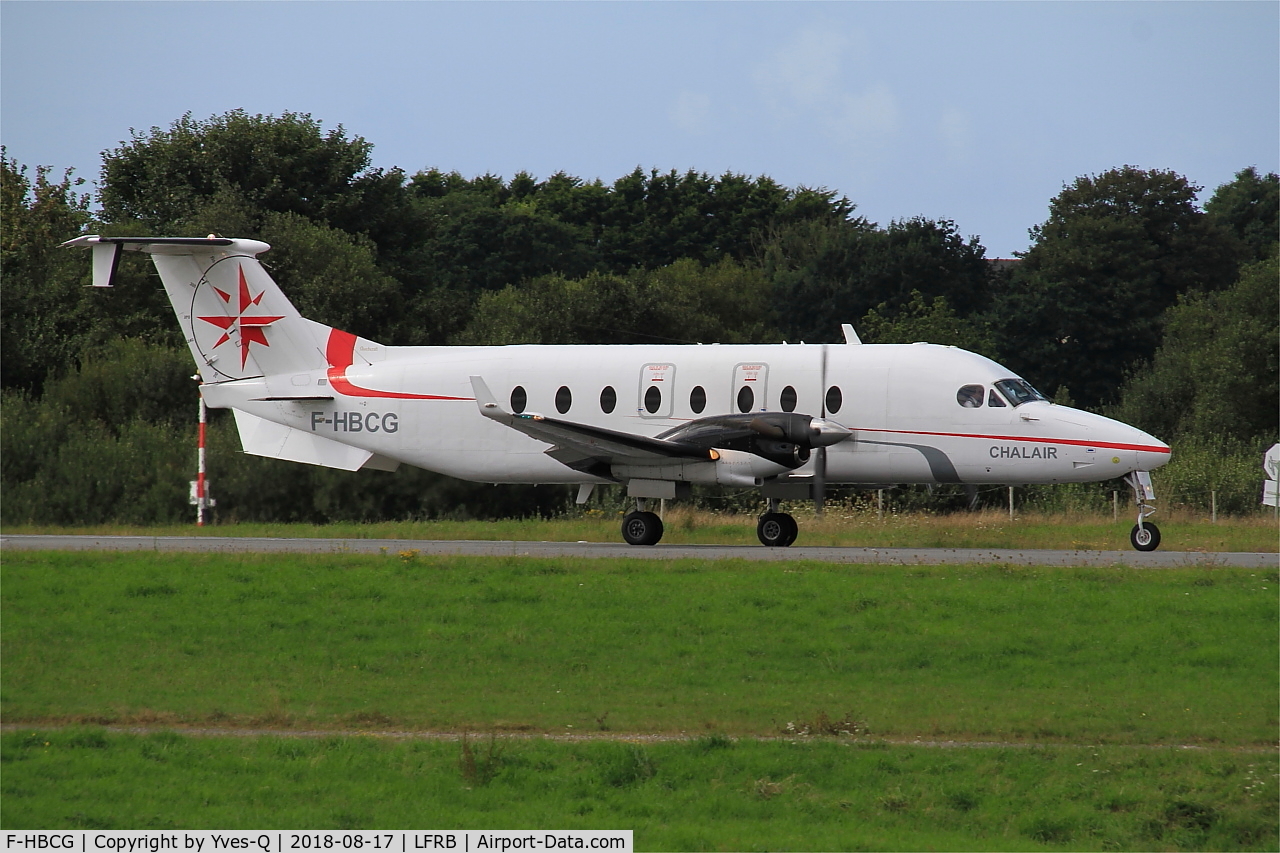 F-HBCG, 1993 Beech 1900D C/N UE-70, Beech 1900D, Taxiing to holding point rwy 25L, Brest-Bretagne Airport (LFRB-BES)