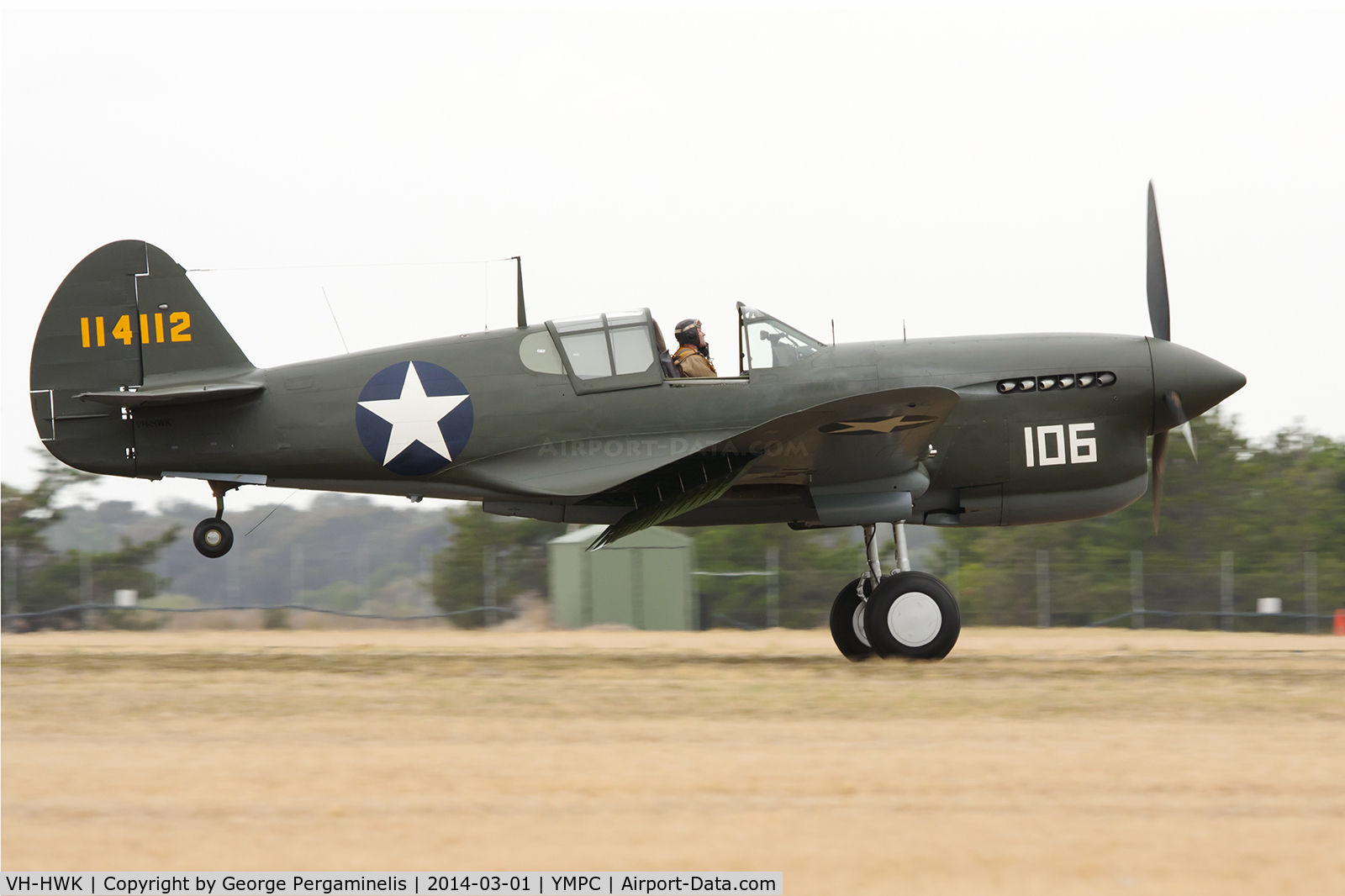 VH-HWK, 1941 Curtiss P-40F Warhawk C/N 41-14112, Airshow.