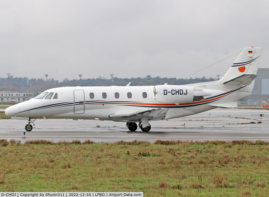 D-CHDJ, 2007 Cessna 560XL Citation XLS C/N 560-5744, Taxiing to the General Aviation area after landing rwy 32L