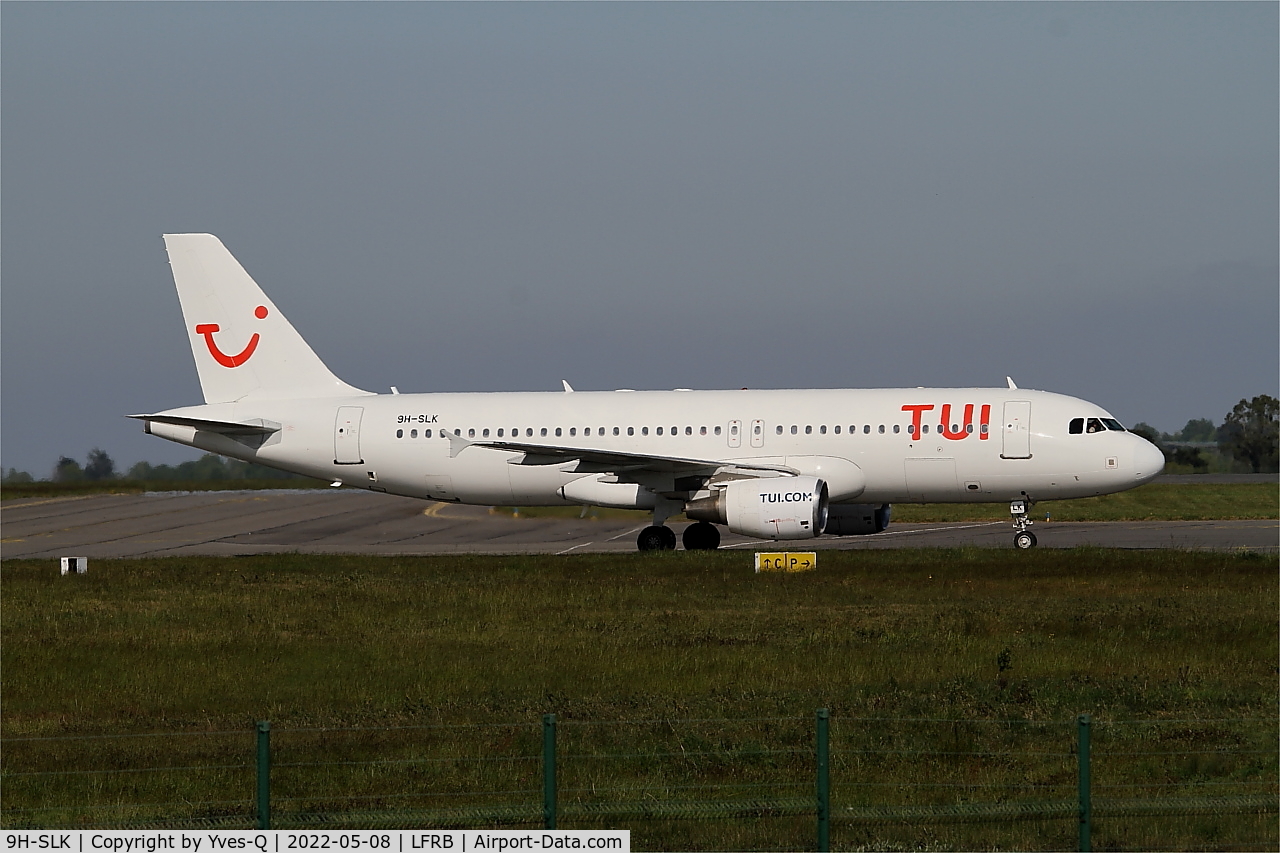 9H-SLK, 2002 Airbus A320-214 C/N 1725, Airbus A320-214, Taxiing to boarding area, Brest-Bretagne Airport (LFRB-BES)