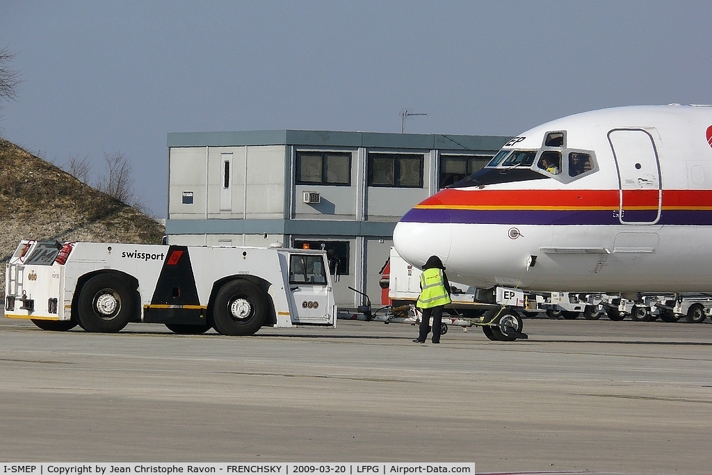 I-SMEP, 1989 McDonnell Douglas MD-82 (DC-9-82) C/N 49740, Meridiana at terminal T3