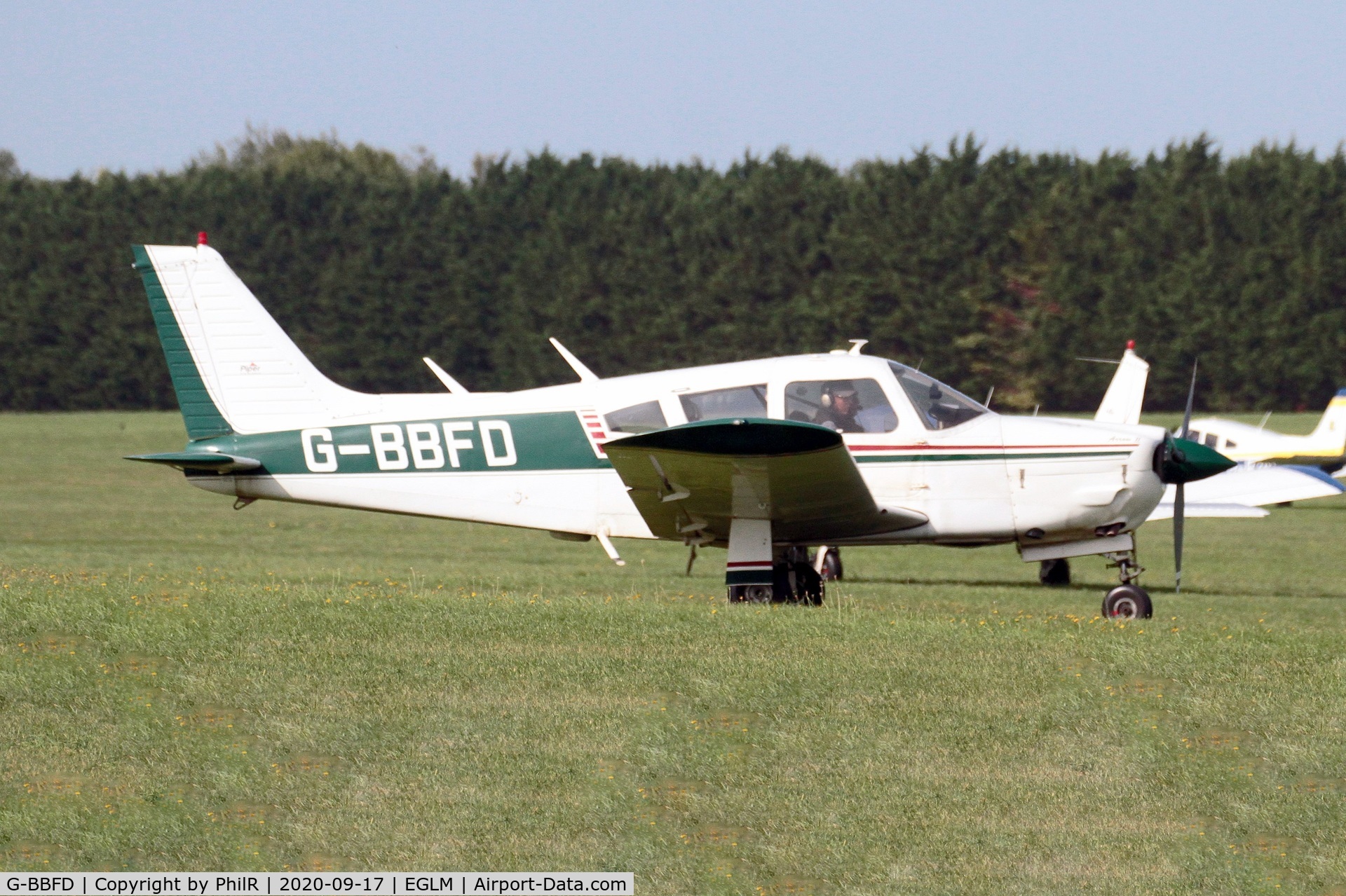 G-BBFD, 1973 Piper PA-28R-200-2 Cherokee Arrow II C/N 28R-7335342, G-BBFD 1973 Piper PA-28 Cherokee Arrow ll White Waltham