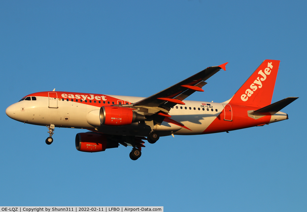 OE-LQZ, 2007 Airbus A319-111 C/N 3059, Landing rwy 32L in new c/s