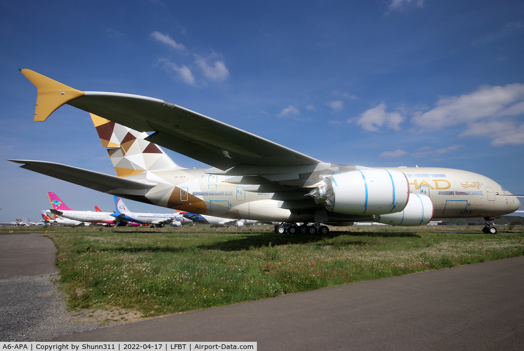 A6-APA, 2014 Airbus A380-861 C/N 166, Stored...
