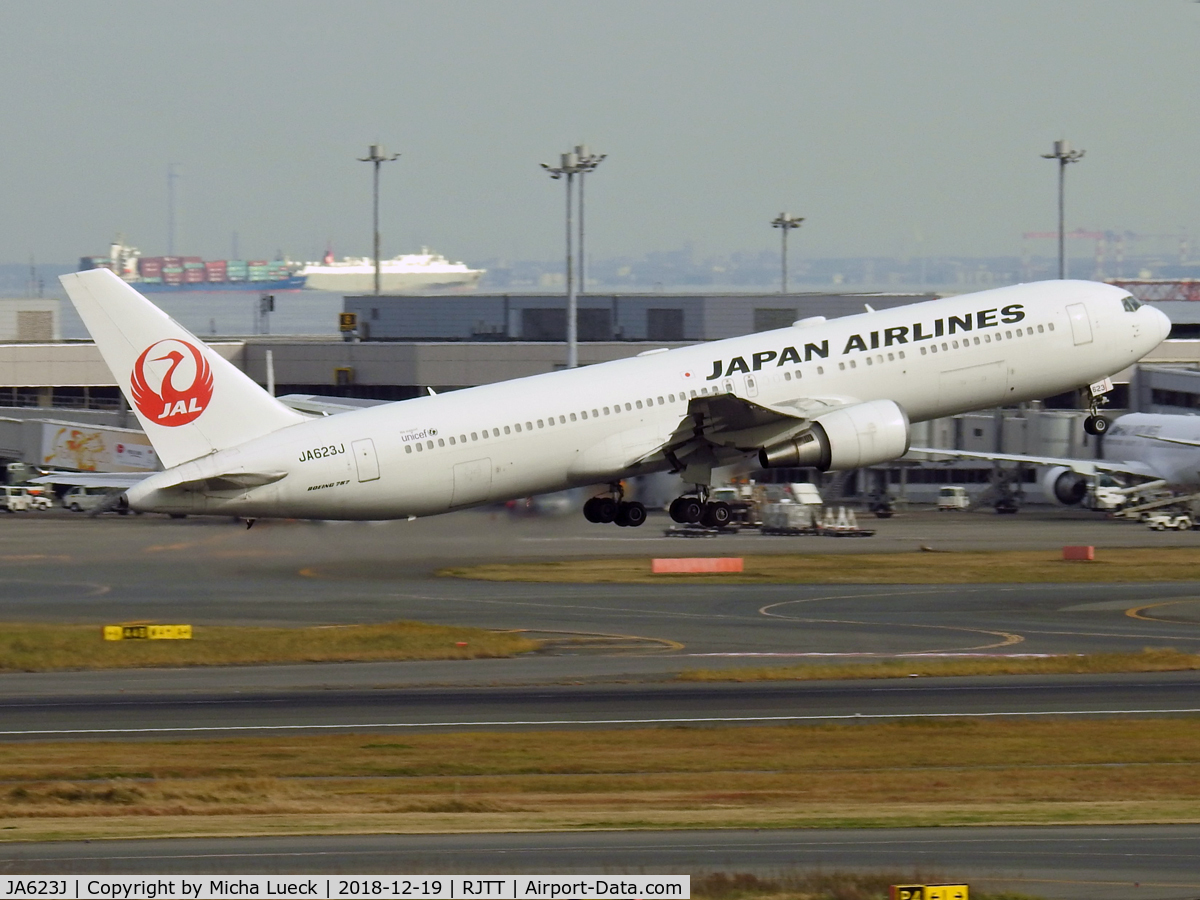 JA623J, 2009 Boeing 767-346/ER C/N 36131, At Haneda