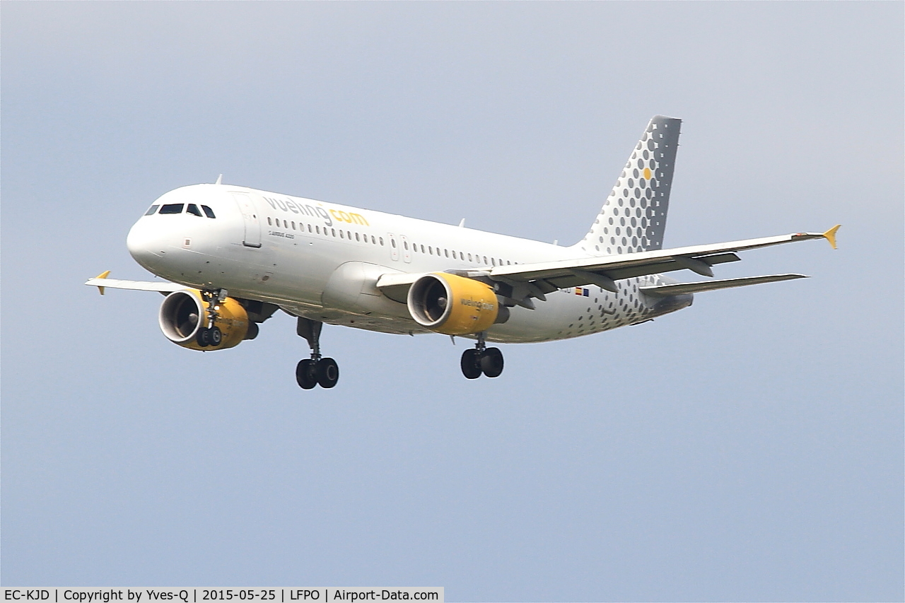 EC-KJD, 2007 Airbus A320-216 C/N 3237, Airbus A320-216, Short approach Rwy 26, Paris-Orly Airport (LFPO-ORY)