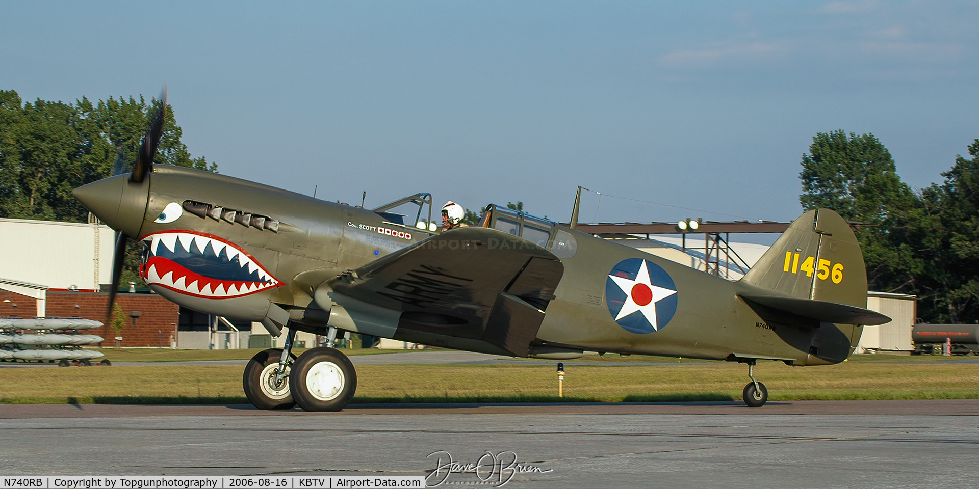N740RB, 1944 Curtiss P-40N Warhawk C/N 33108, Warbird Static arrival