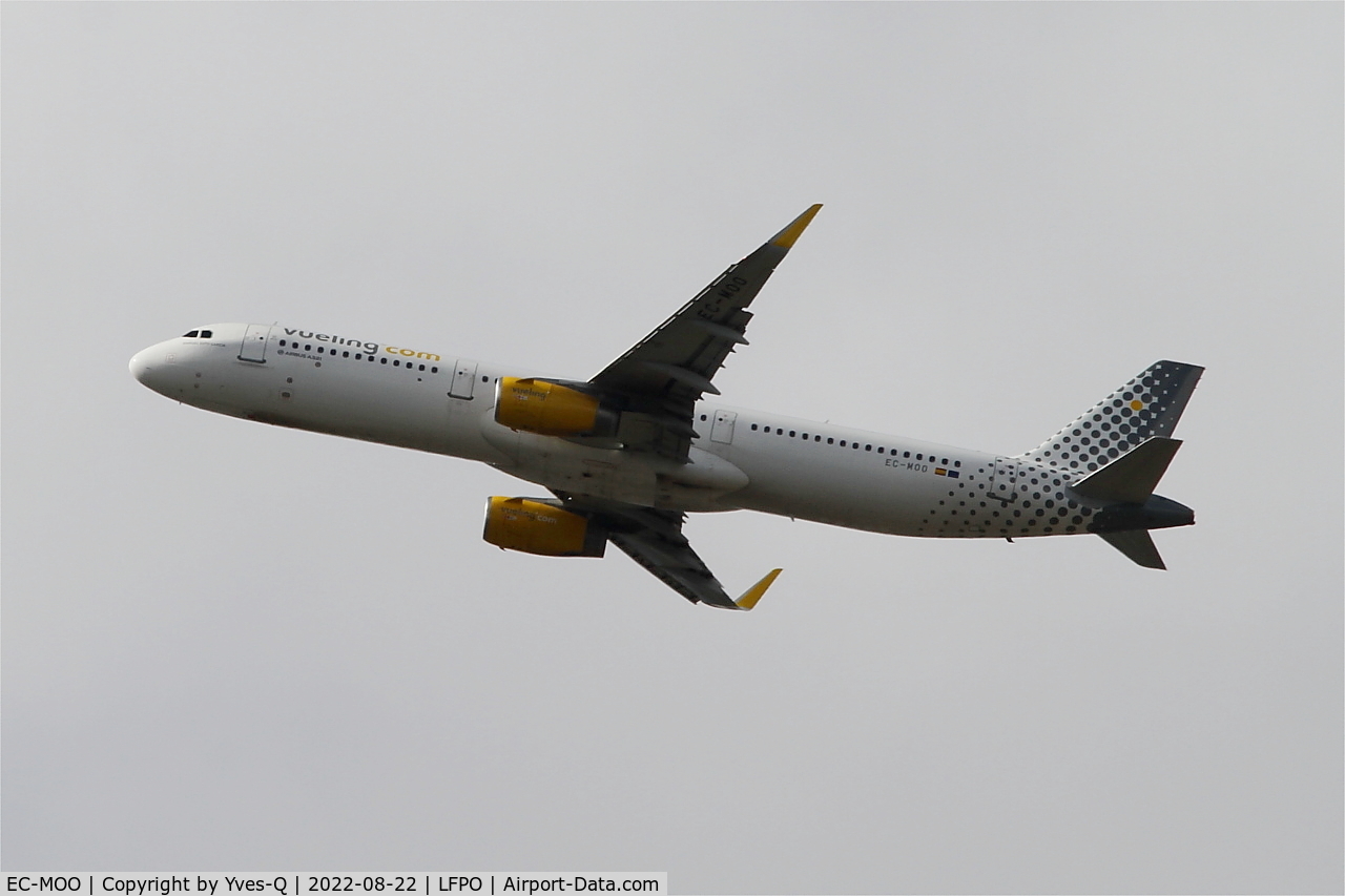 EC-MOO, 2016 Airbus A321-231 C/N 7471, Airbus A321-231, Climbing from rwy 24, Paris-Orly airport (LFPO-ORY)