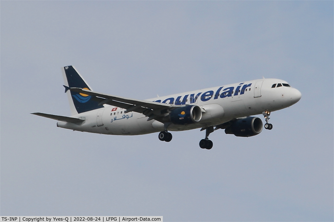 TS-INP, 2001 Airbus A320-214 C/N 1597, Airbus A320-214, On final rwy 09L, Roissy Charles De Gaulle airport (LFPG-CDG)