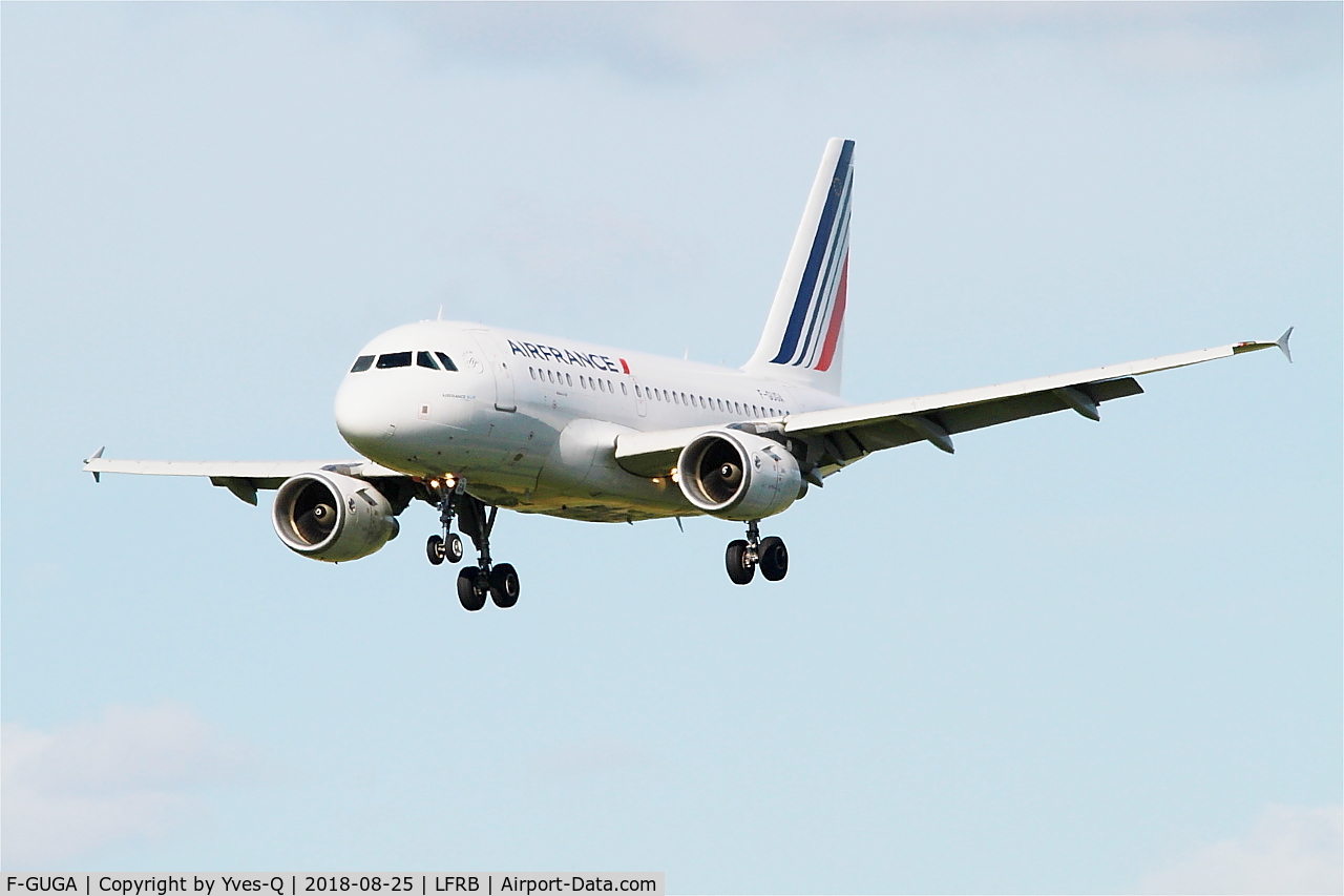 F-GUGA, 2002 Airbus A318-111 C/N 2035, Airbus A318-111, Short approach rwy 25L, Brest-Bretagne airport (LFRB-BES)