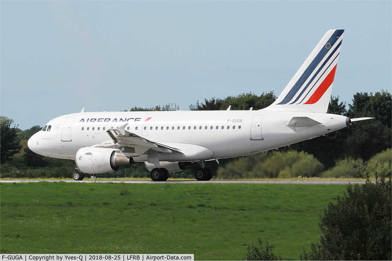 F-GUGA, 2002 Airbus A318-111 C/N 2035, Airbus A318-111, Take off run rwy 25L, Brest-Bretagne airport (LFRB-BES)