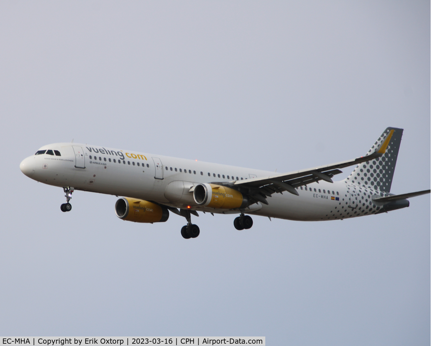 EC-MHA, 2015 Airbus A321-231 C/N 6684, EC-MHA landing rw 22L